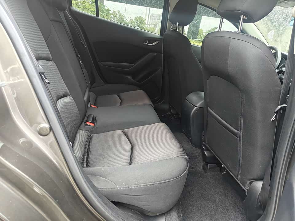 Mazda 3 Angkesaila