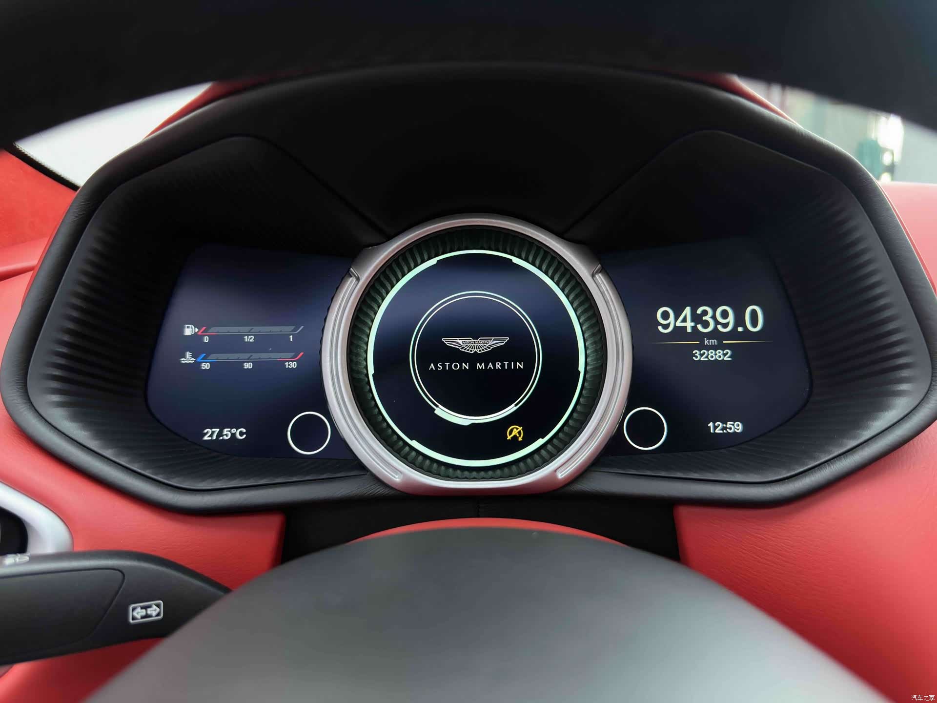 Aston Martin DB11, 2022 21