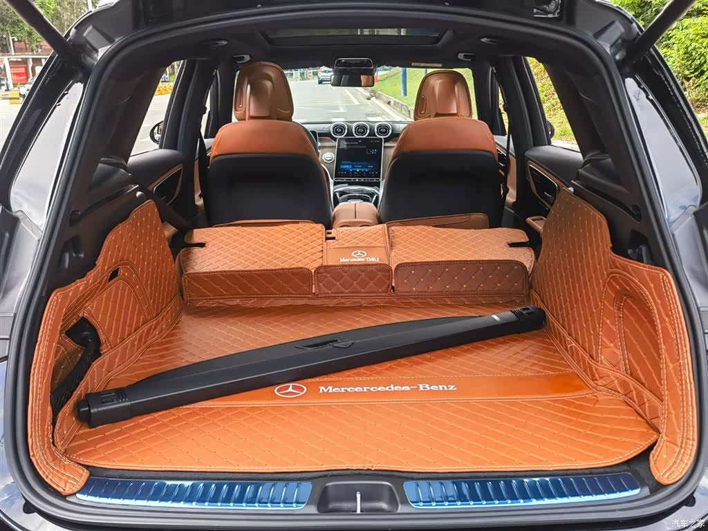 Mercedes-Benz GLC, 2024 11