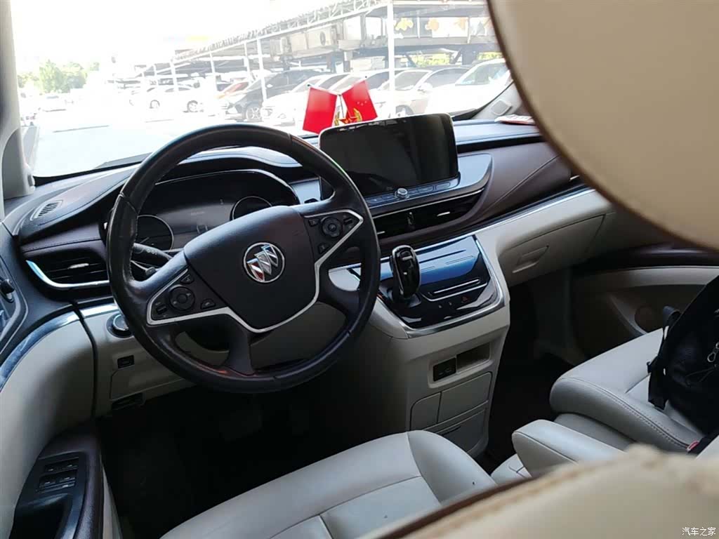 Buick GL8, 2020 10
