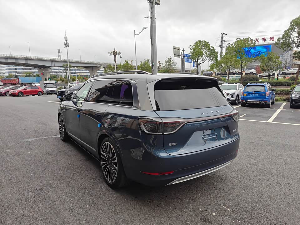 AITO Ask the world M9