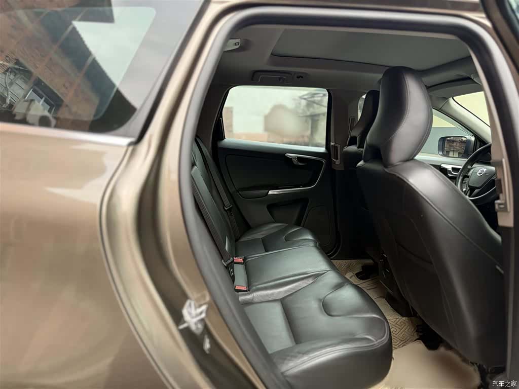 Volvo XC60, 2017 все фото