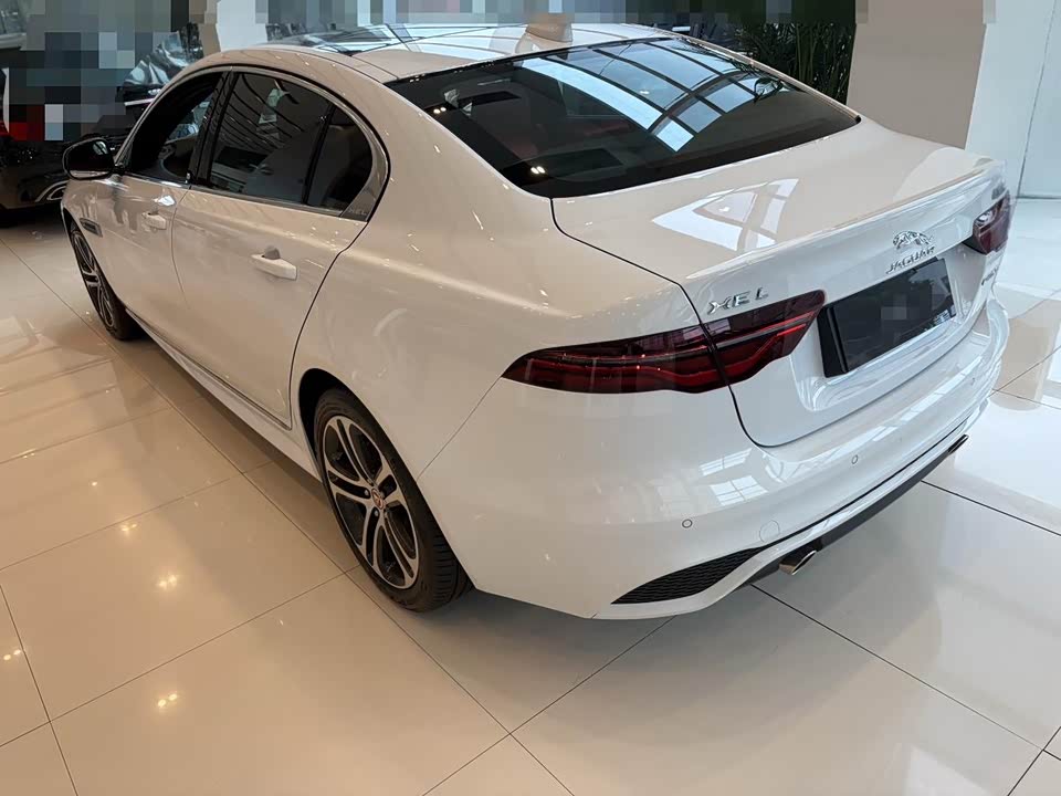 Jaguar XEL Jaguar XEL