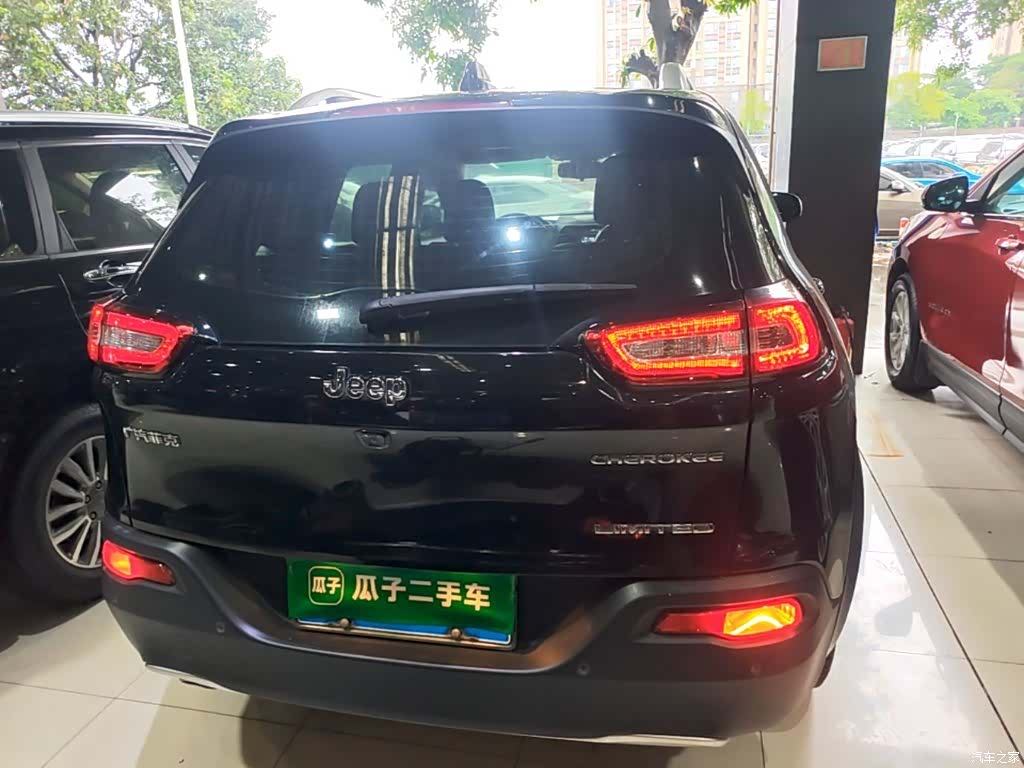 Jeep Cherokee, 2019 6