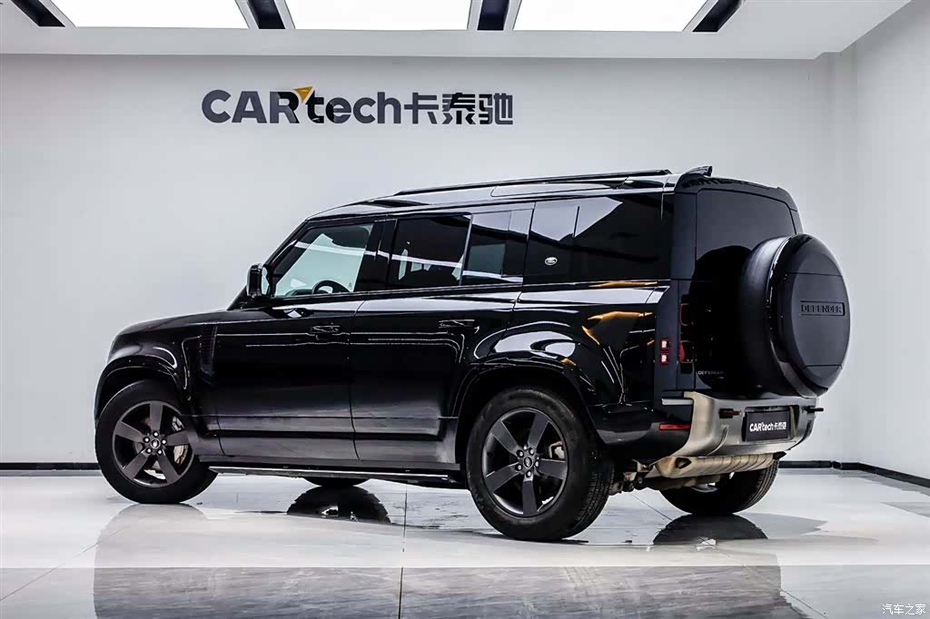 Land Rover Defender, 2023 4