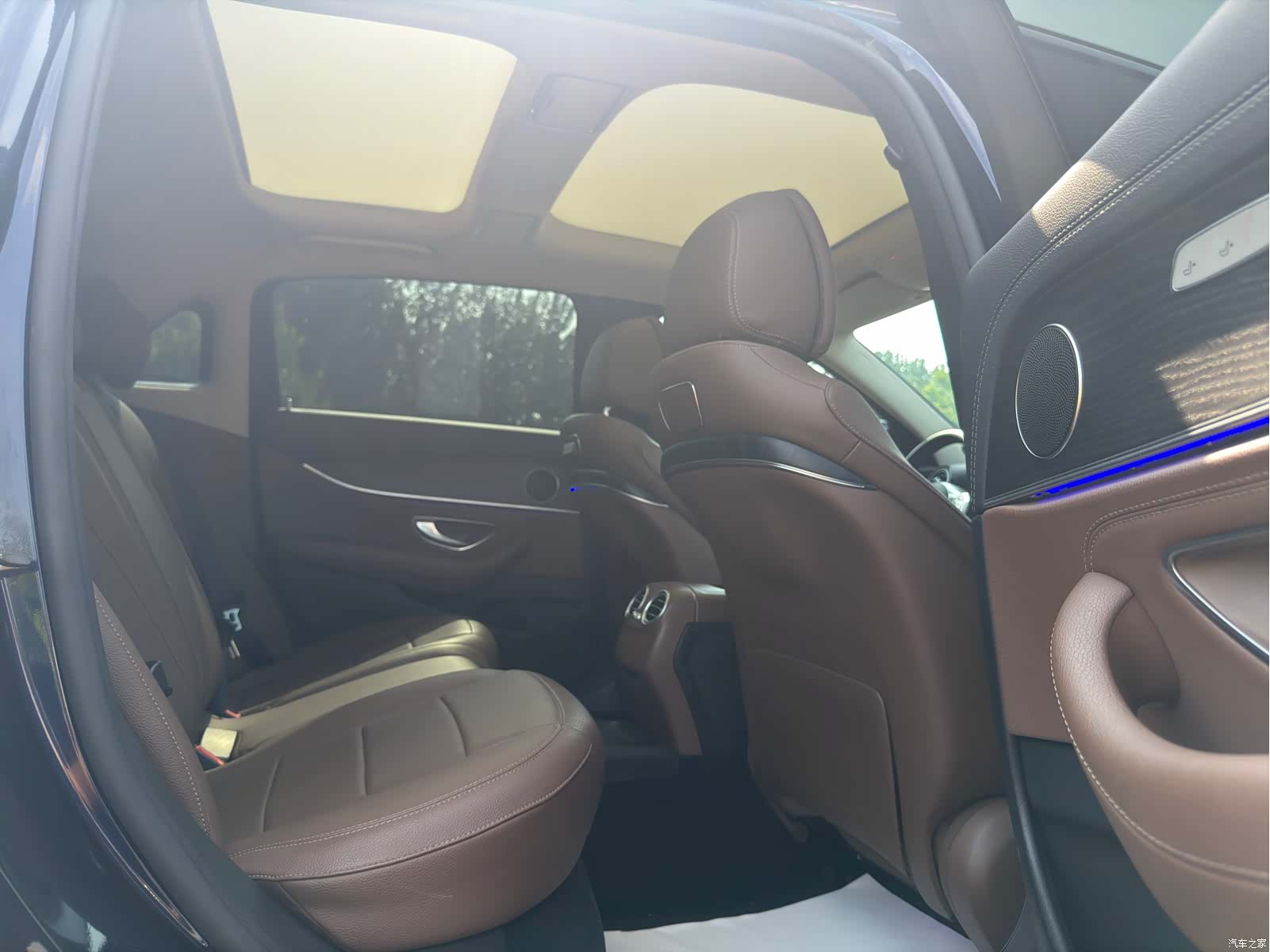 Mercedes-Benz E-Class, 2019 11