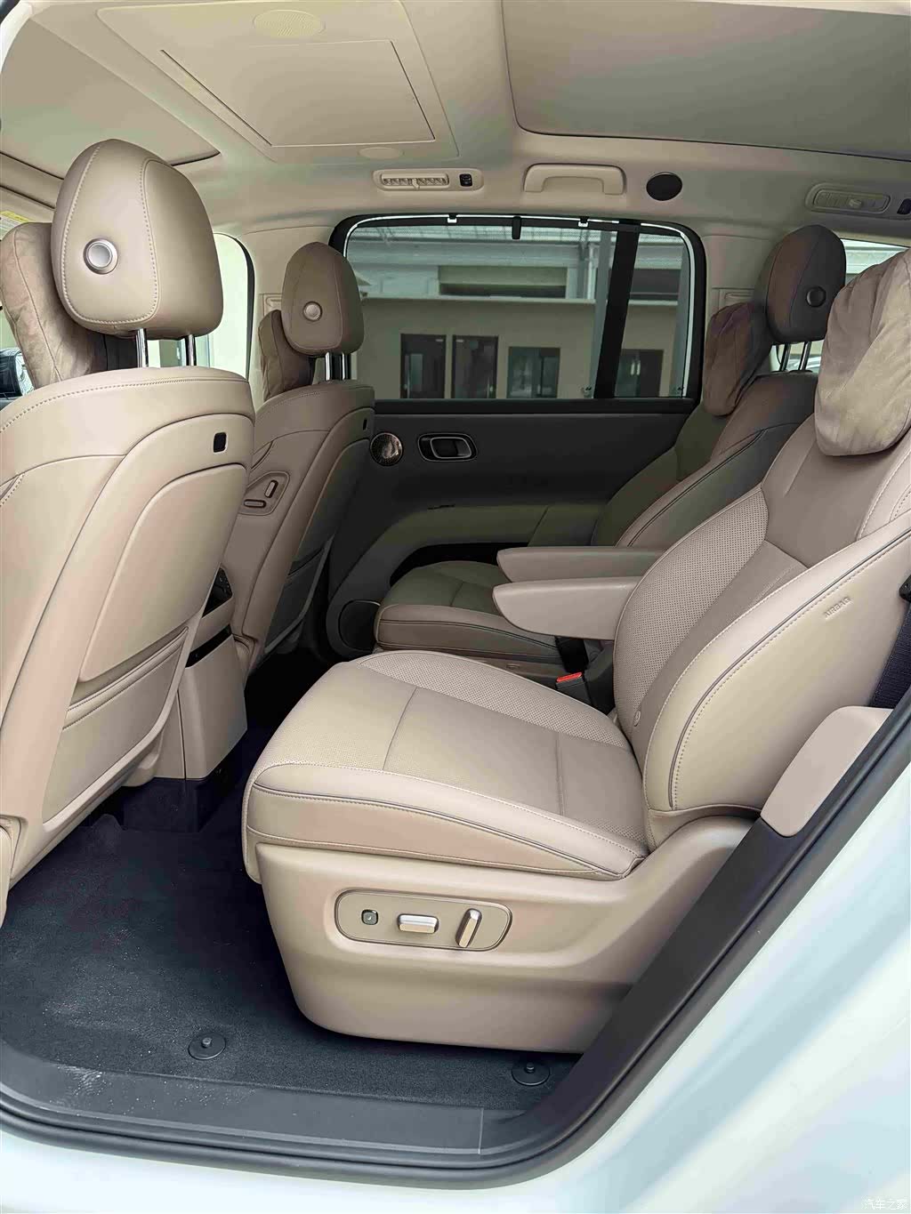 Li Auto i8, 2025 все фото