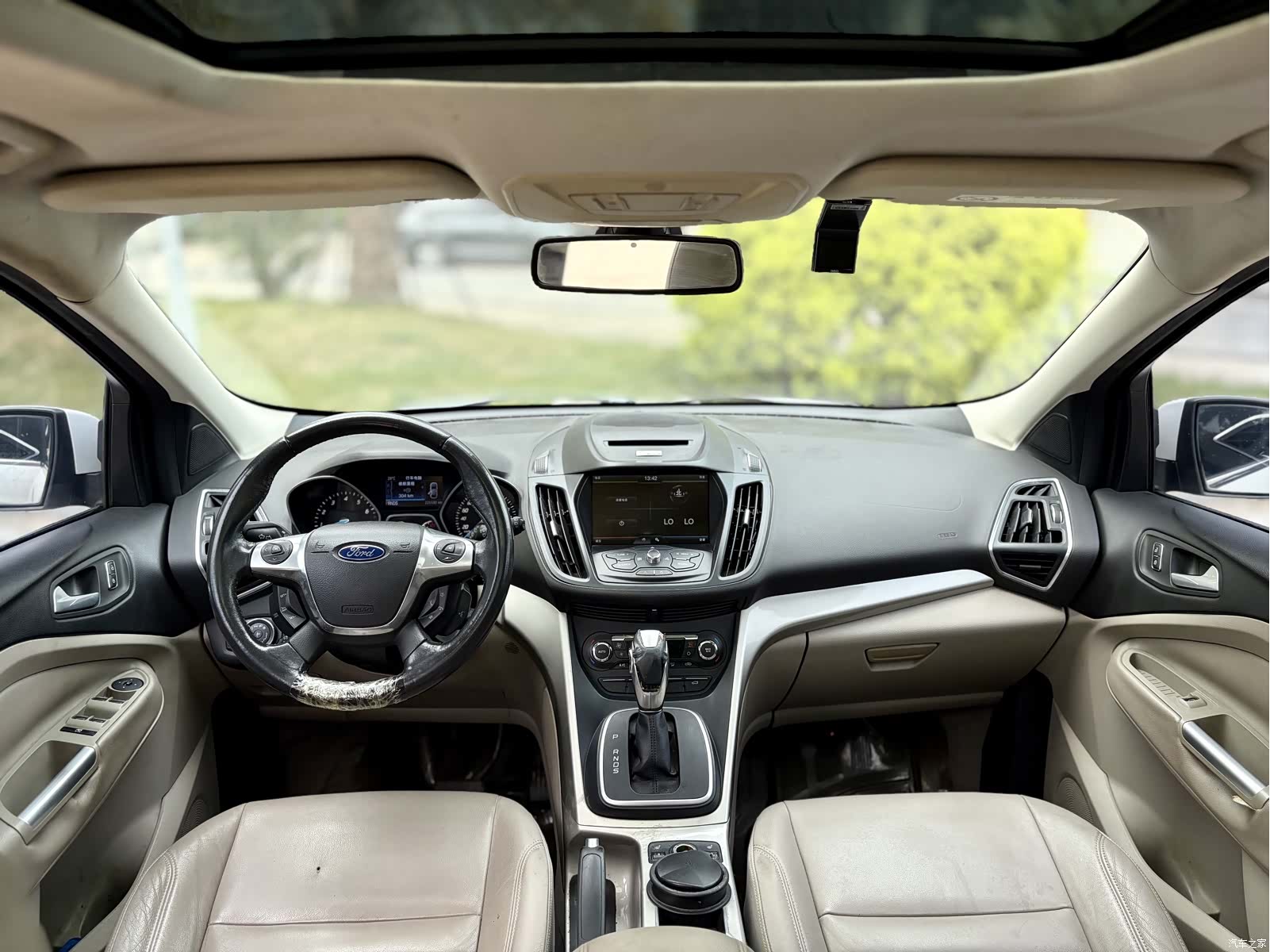 Ford Kuga, 2014 6