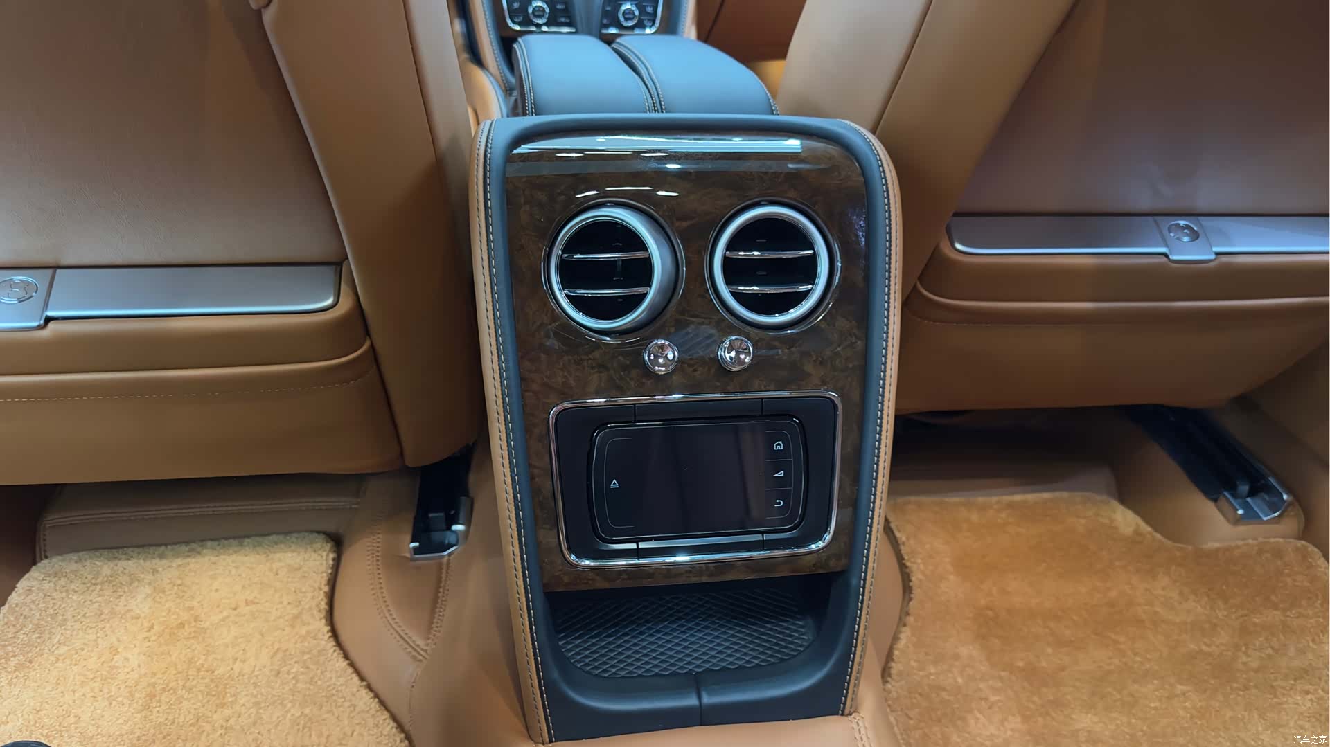 Bentley Flying Spur, 2017 16