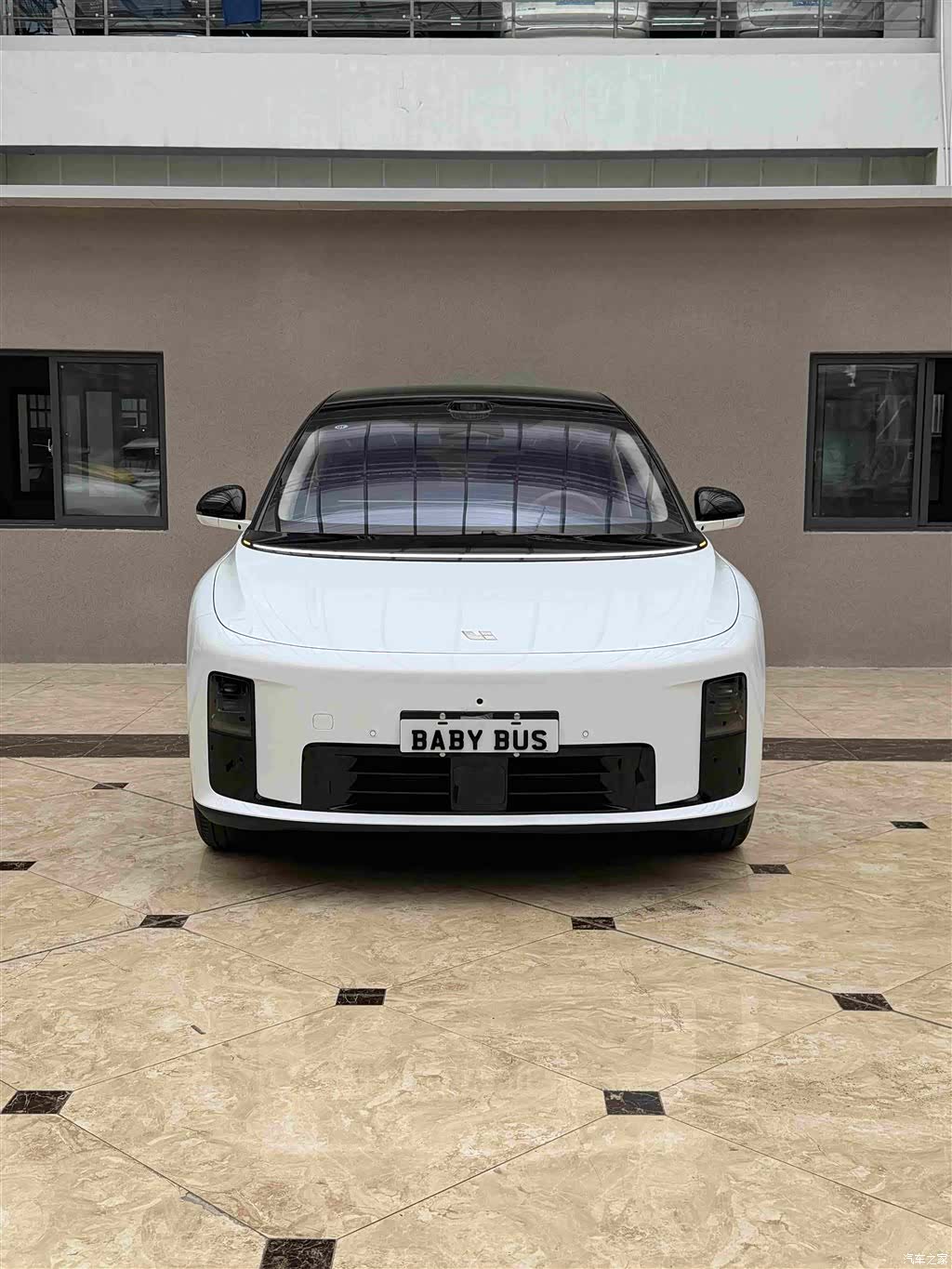 Li Auto i8, 2025 2