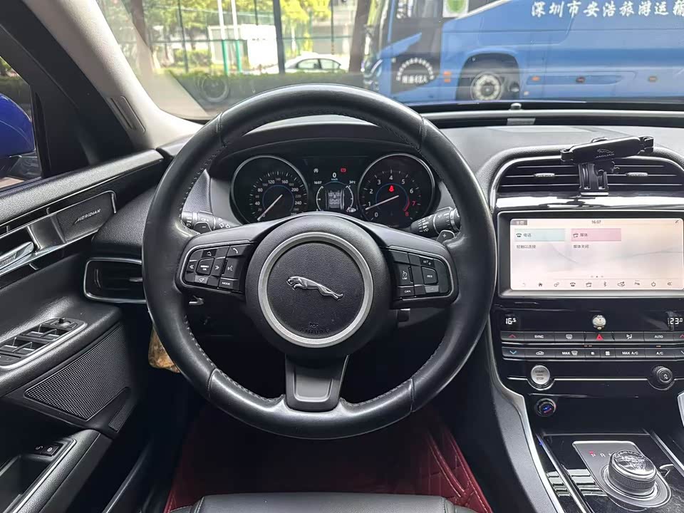 Jaguar XEL Jaguar XEL
