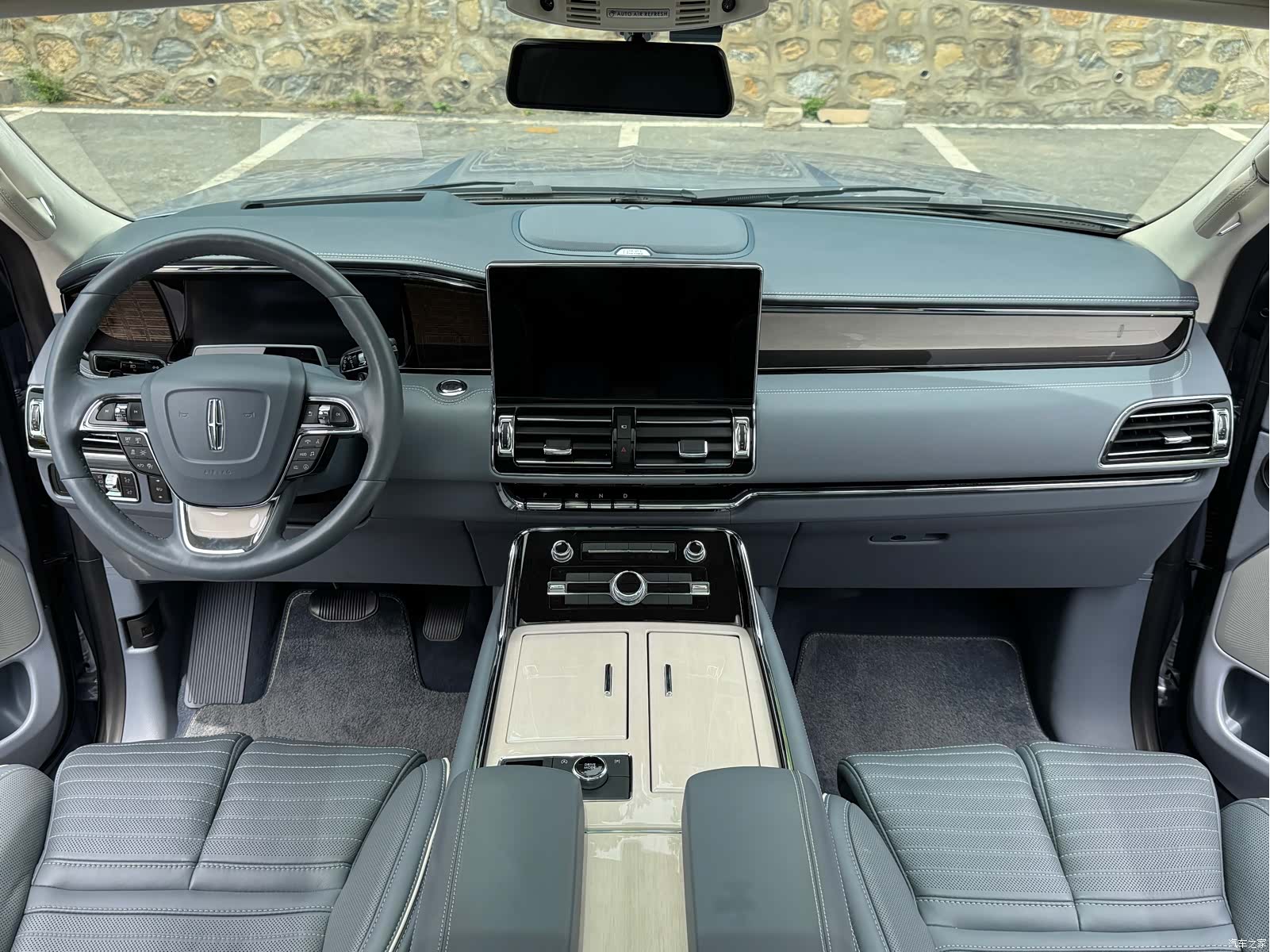 Lincoln Navigator, 2023 9