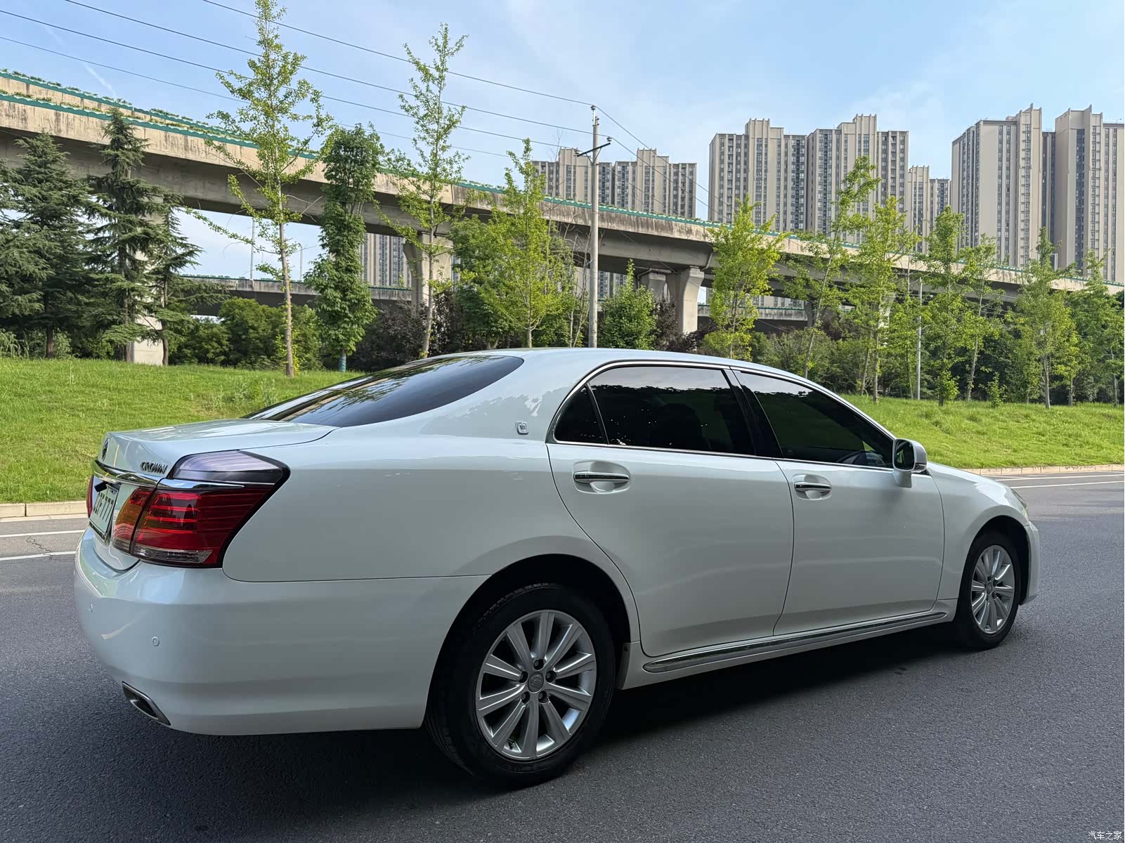 Toyota Crown, 2014 9