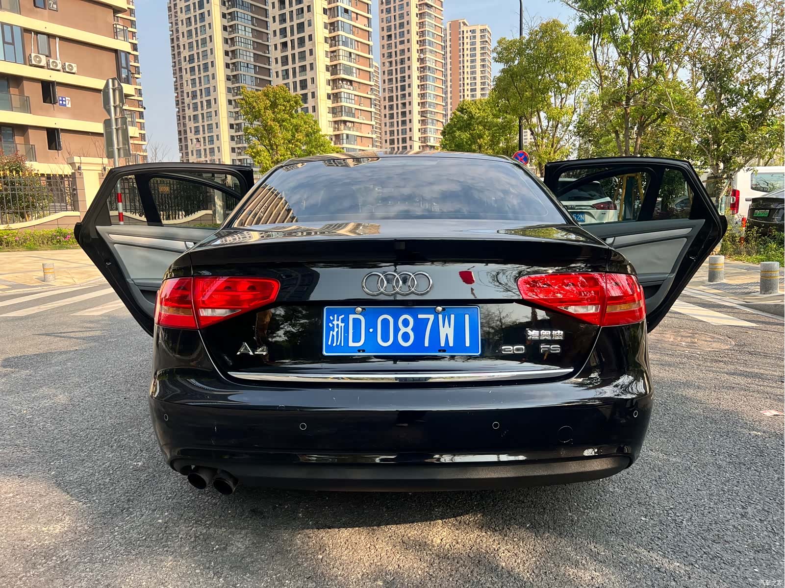 Audi A4L, 2013 15