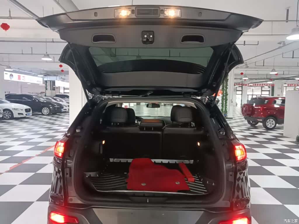 Jeep Cherokee, 2018 19