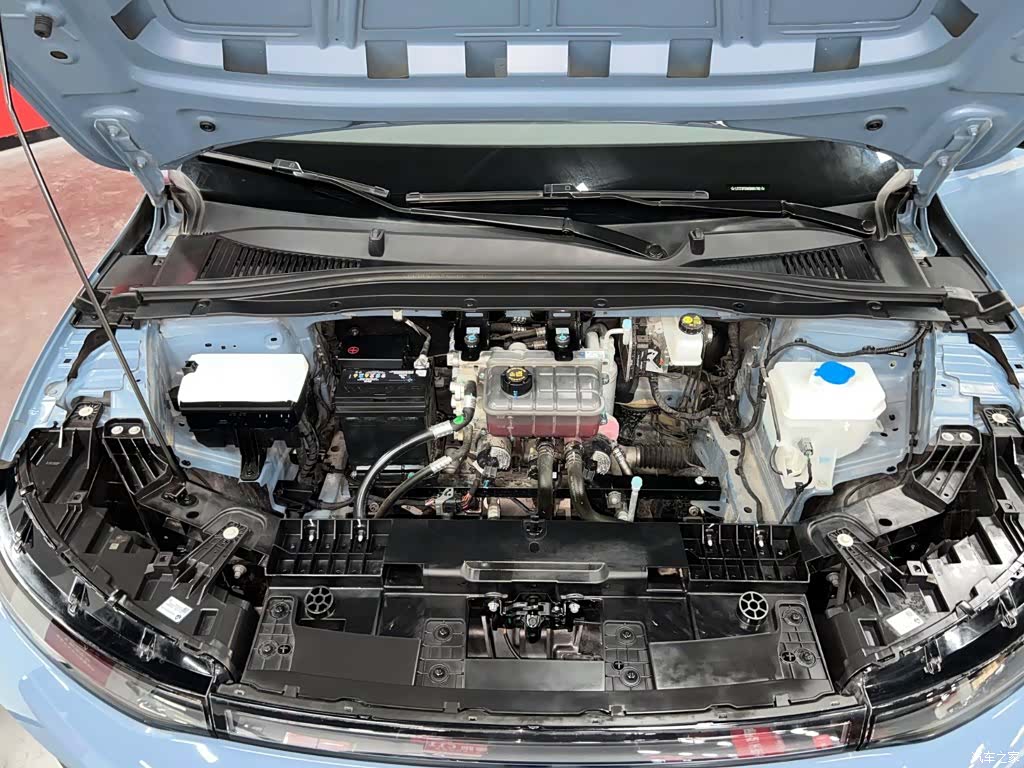 Leapmotor B01, 2025 27