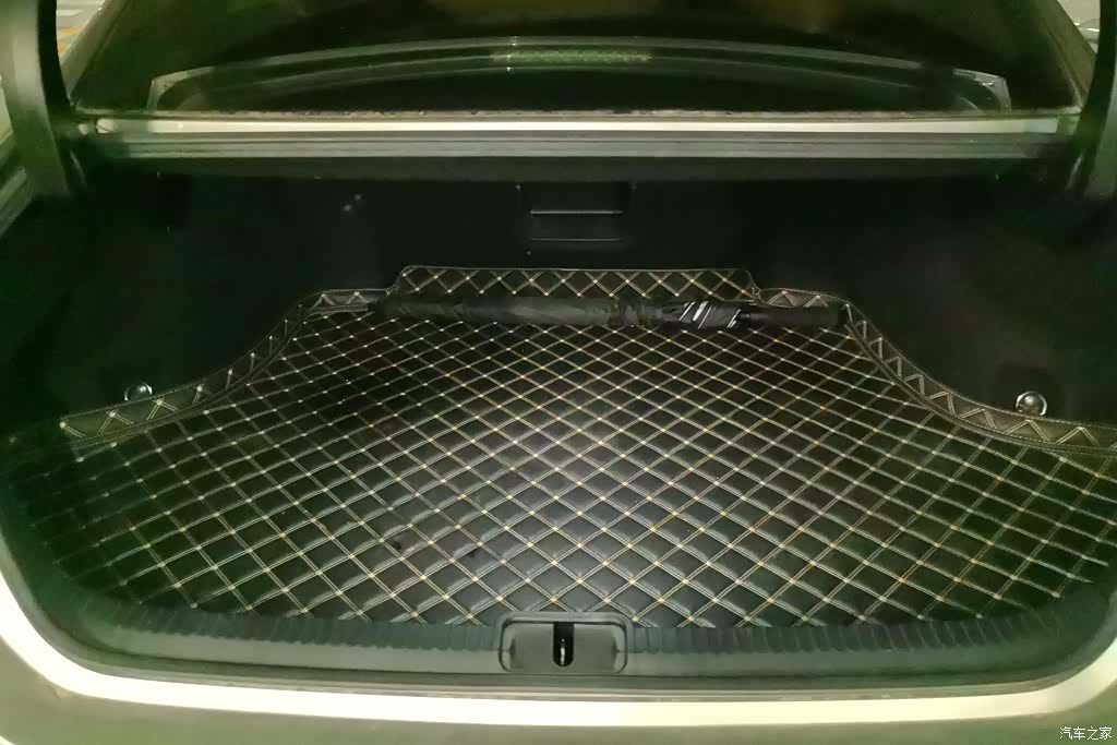 Lexus ES, 2021 4