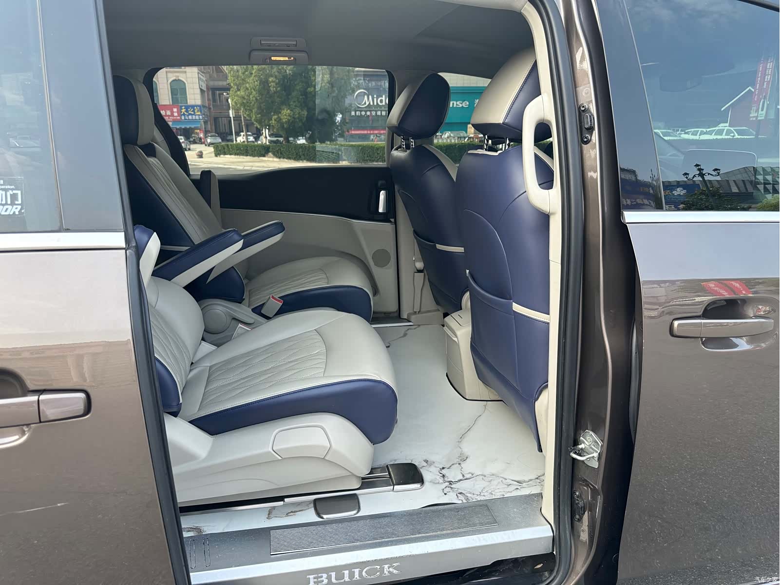 Buick GL8, 2023 10