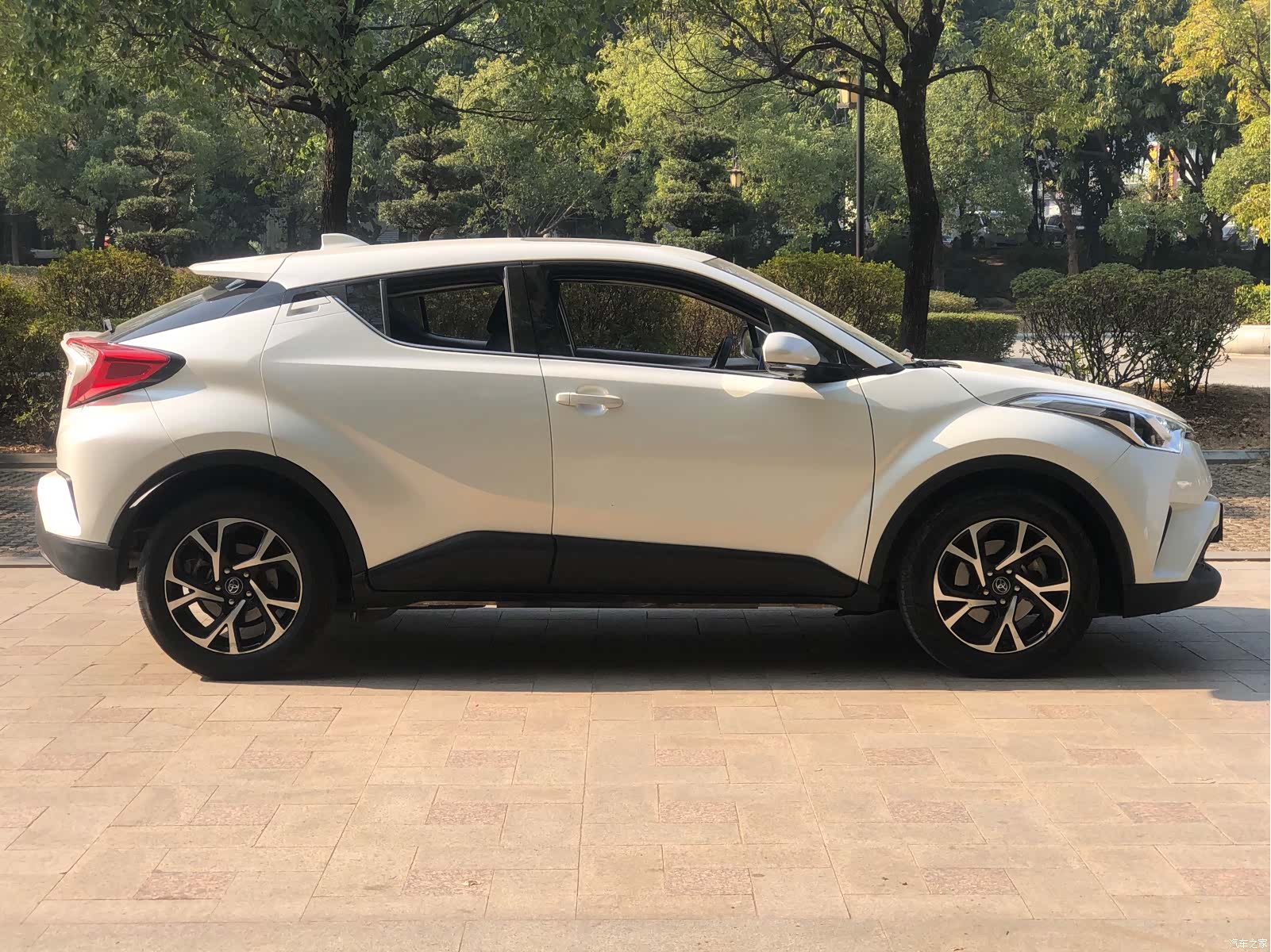 Toyota C-HR, 2020 8