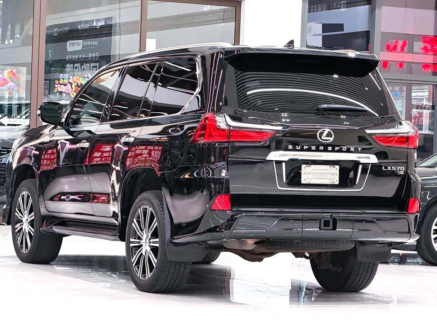 Lexus LX, 2020 4