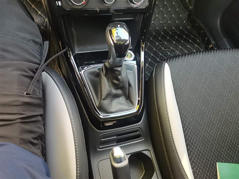 Volkswagen Exploring the shadow