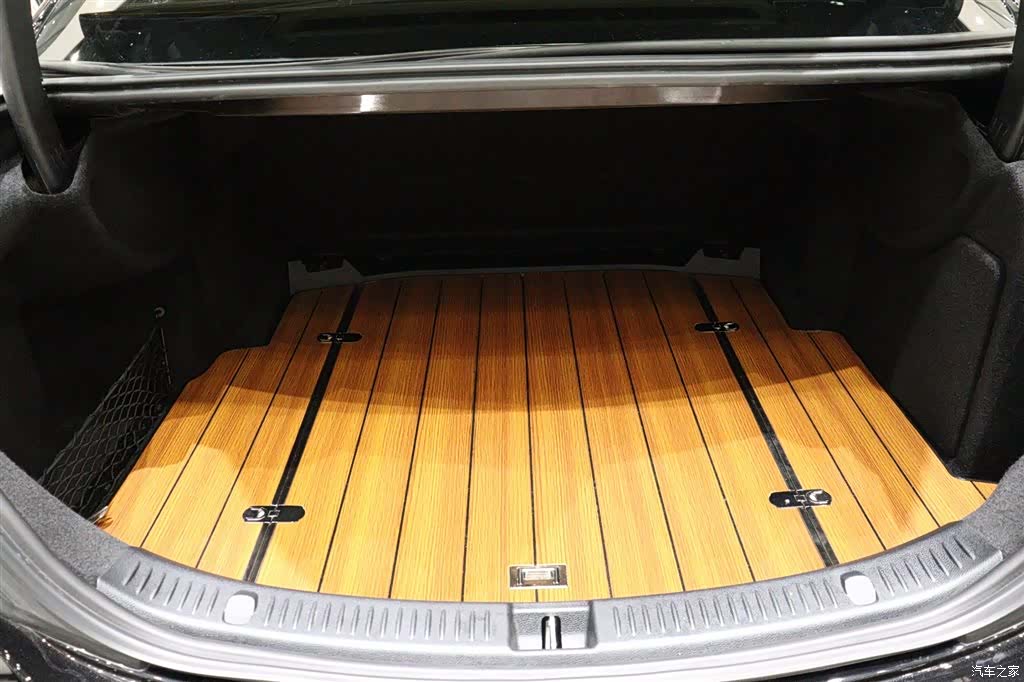 Mercedes-Benz E-Class, 2021 22