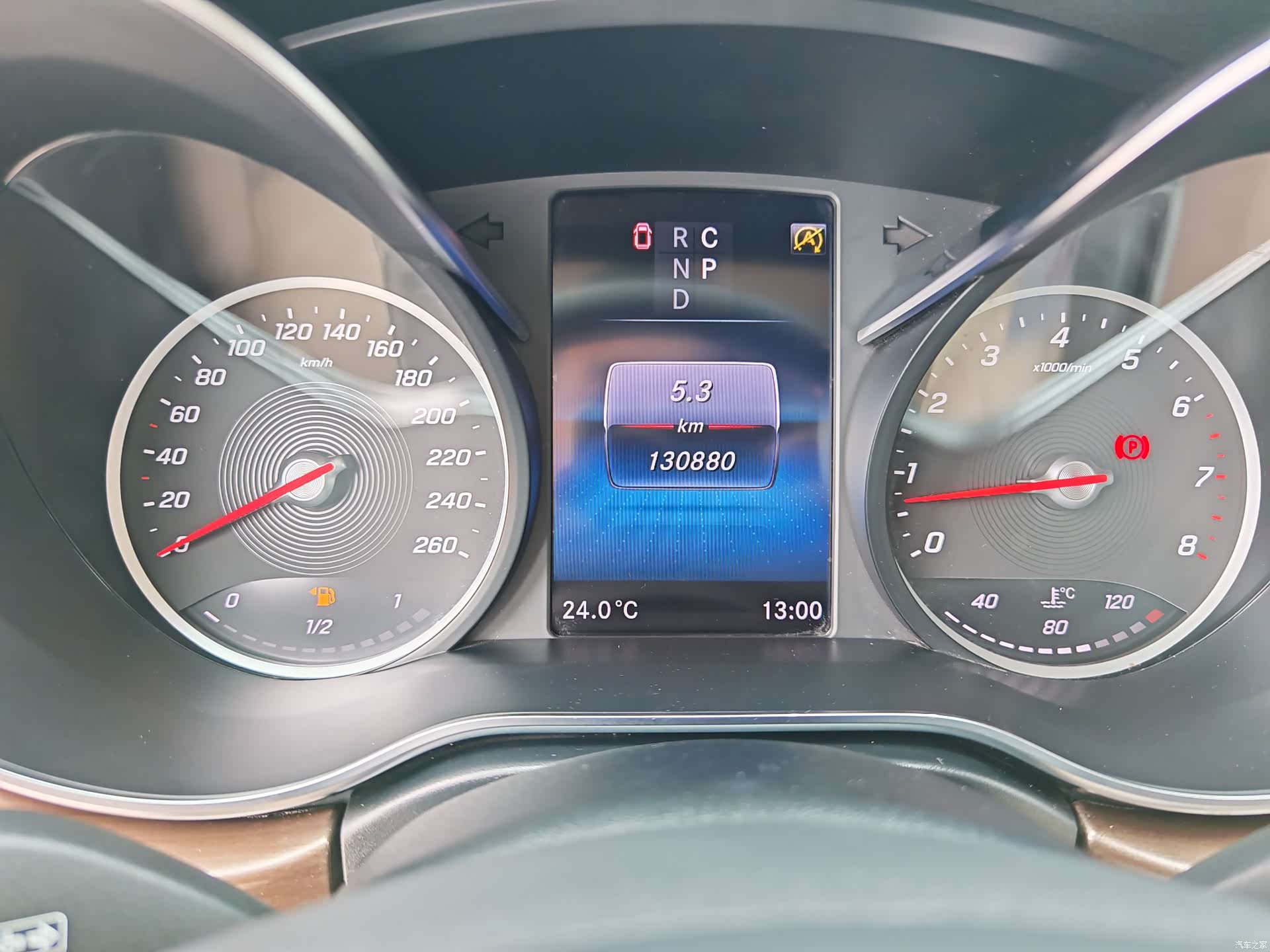 Mercedes-Benz V-Class, 2022 11