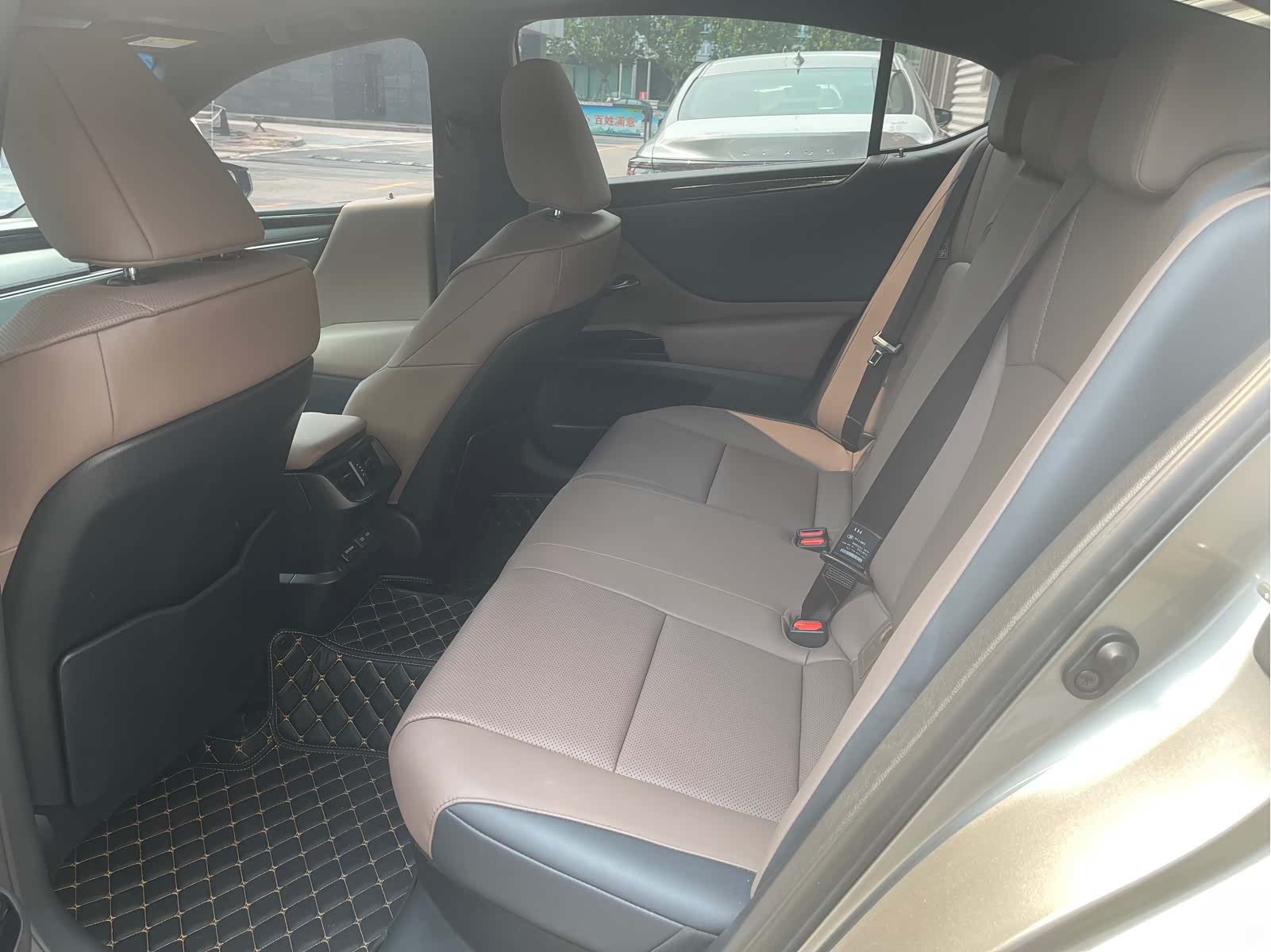 Lexus ES, 2023 7