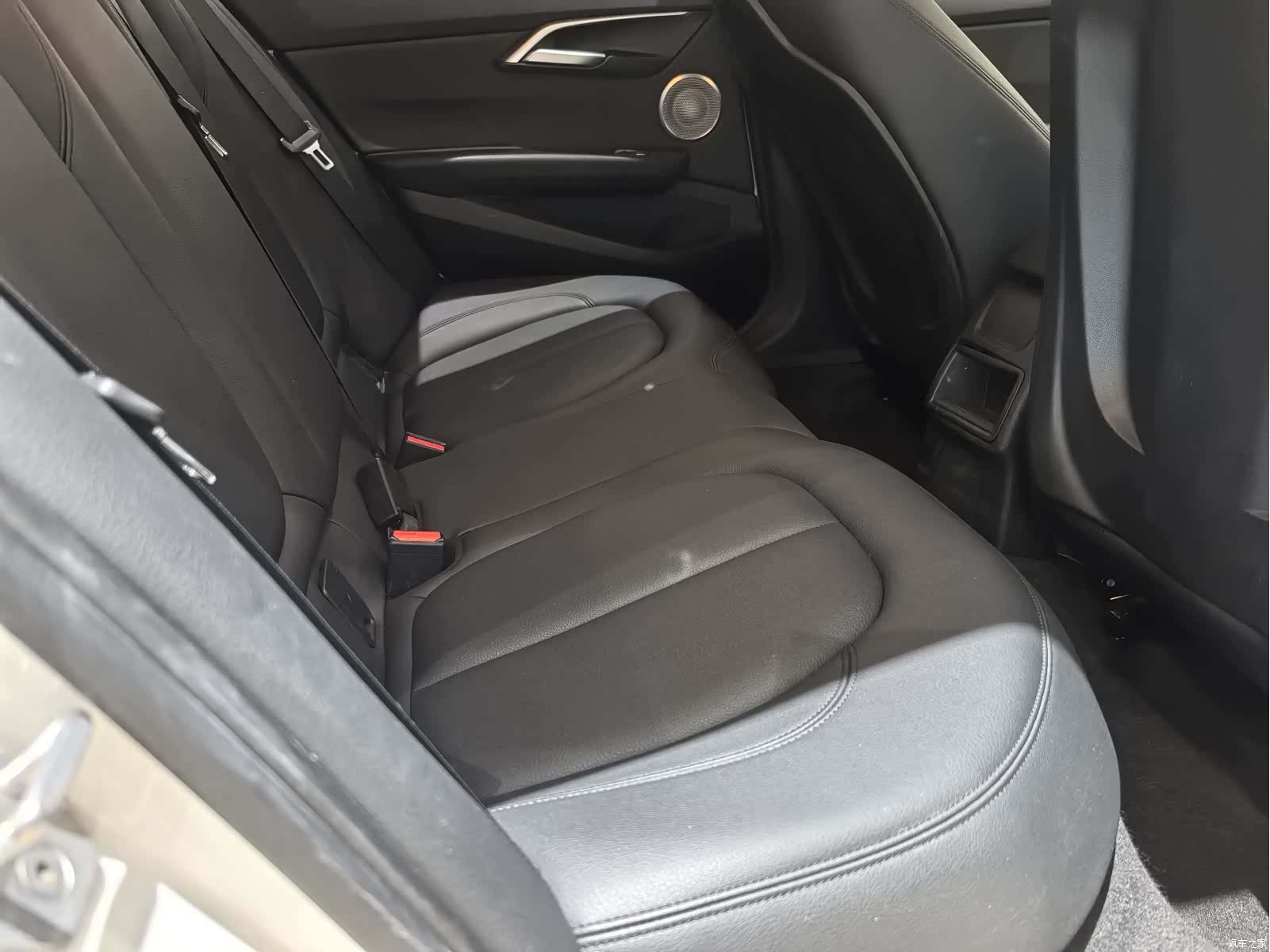 BMW 1 Series, 2023 все фото