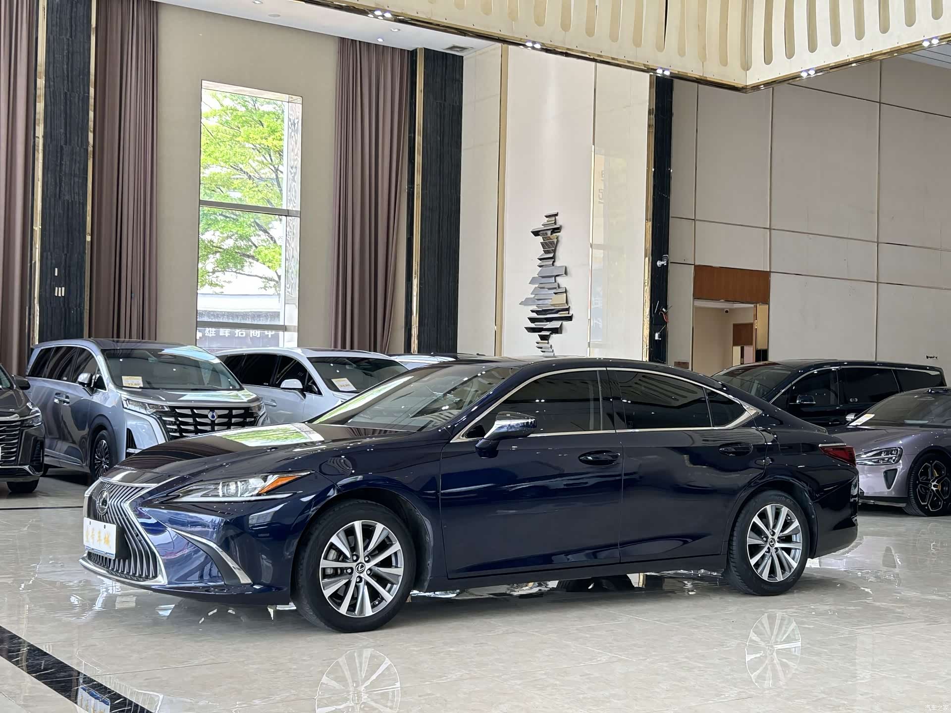Lexus ES, 2020 1