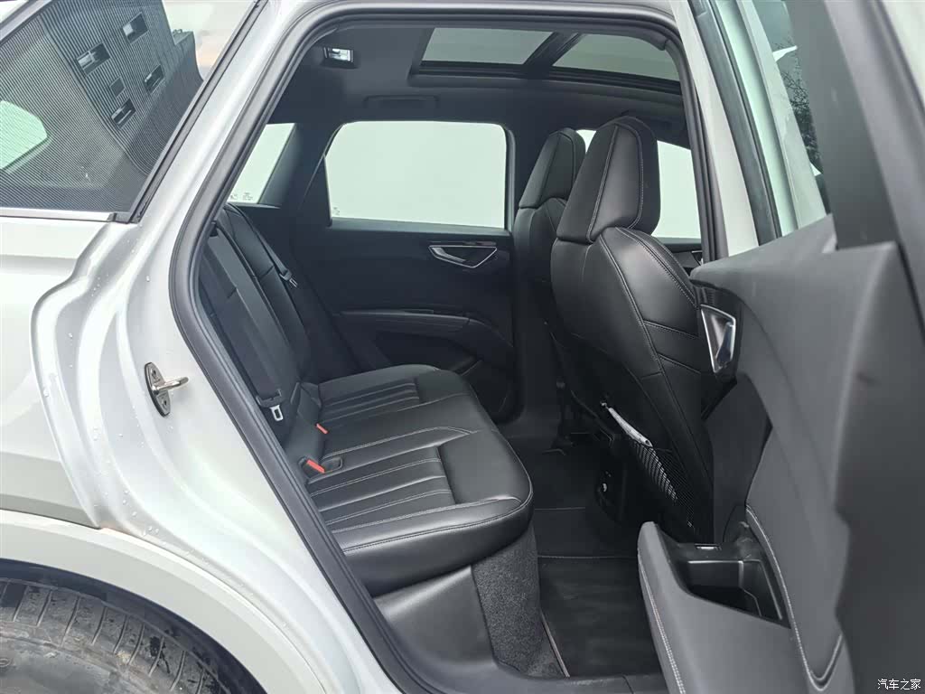 Audi Q4 e-tron, 2025 10
