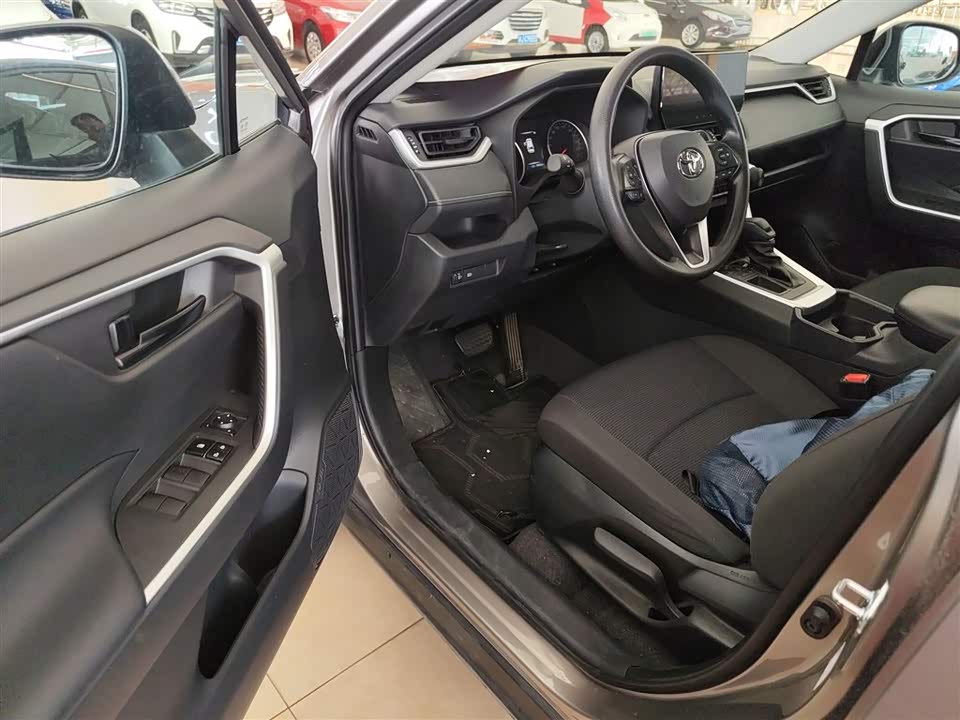 Toyota RAV4 Rongfang