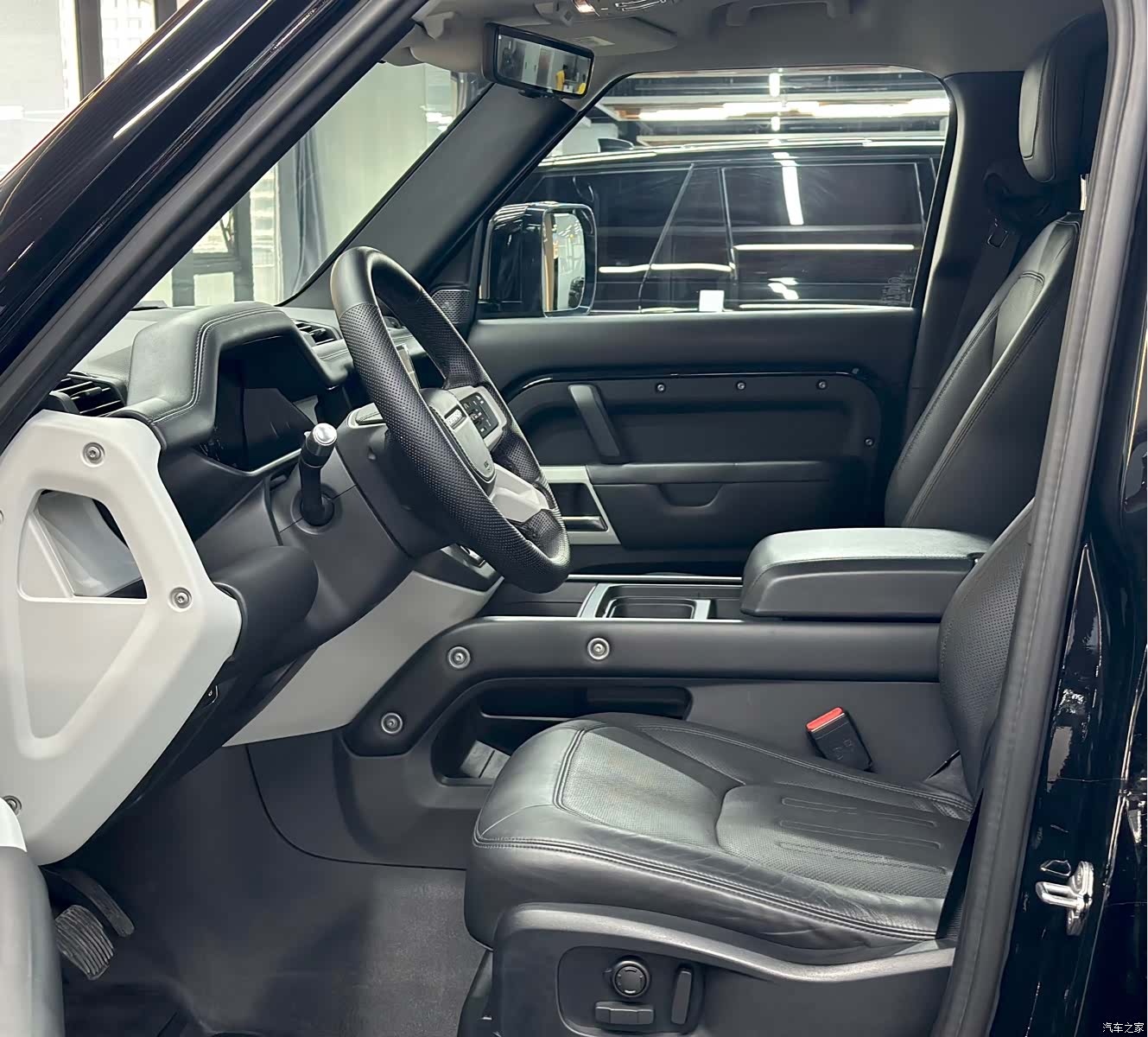 Land Rover Defender, 2020 4