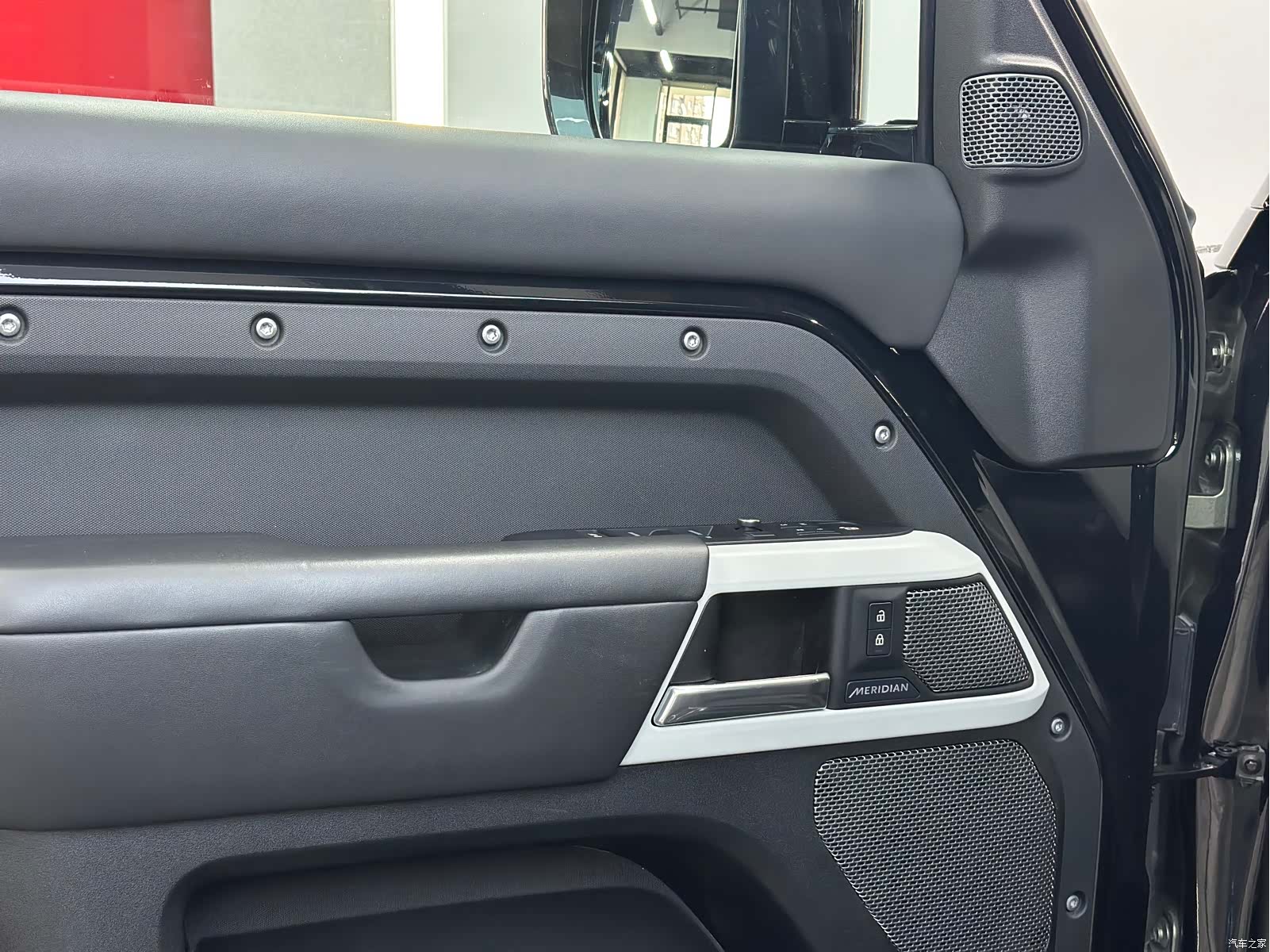 Land Rover Defender, 2020 все фото