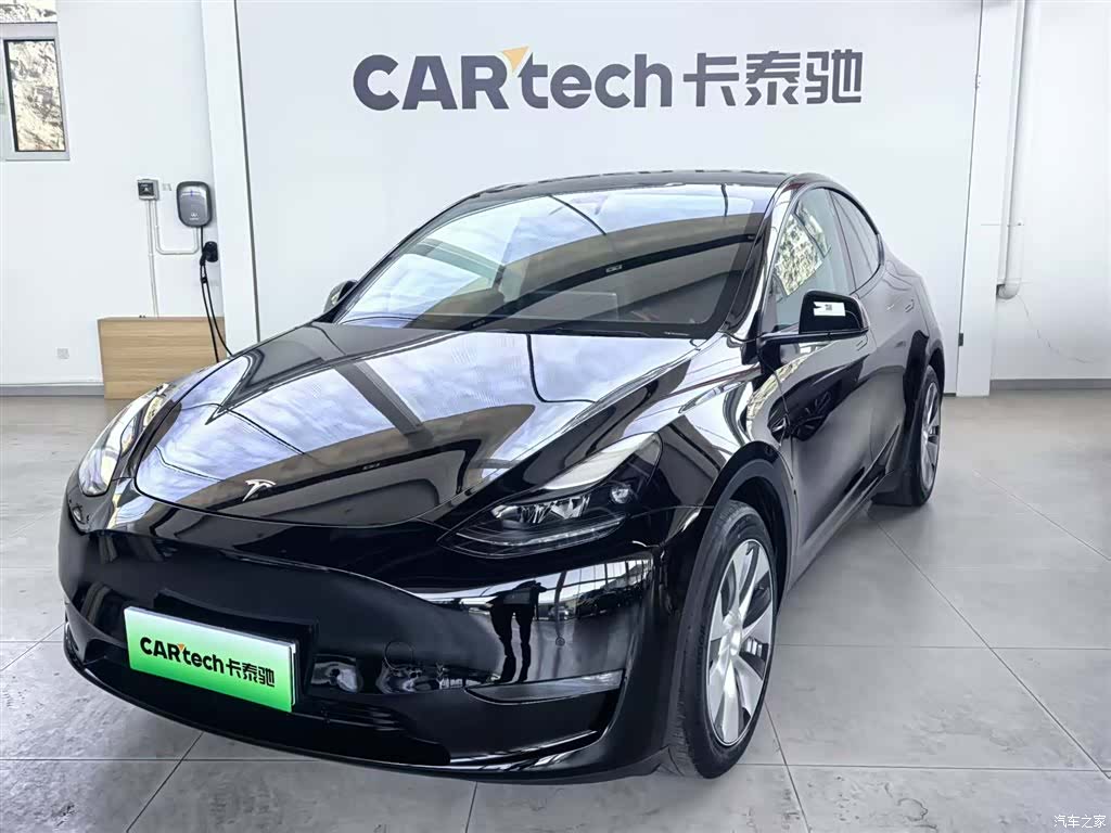 Tesla Model Y, 2021 1
