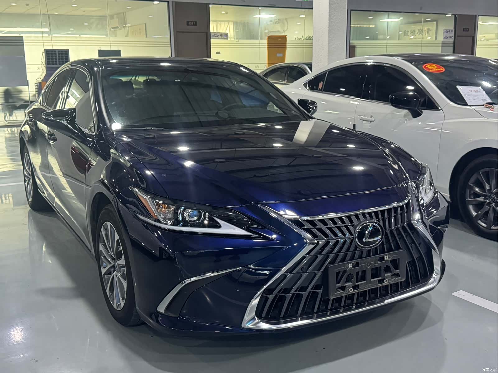 Lexus ES, 2023 3