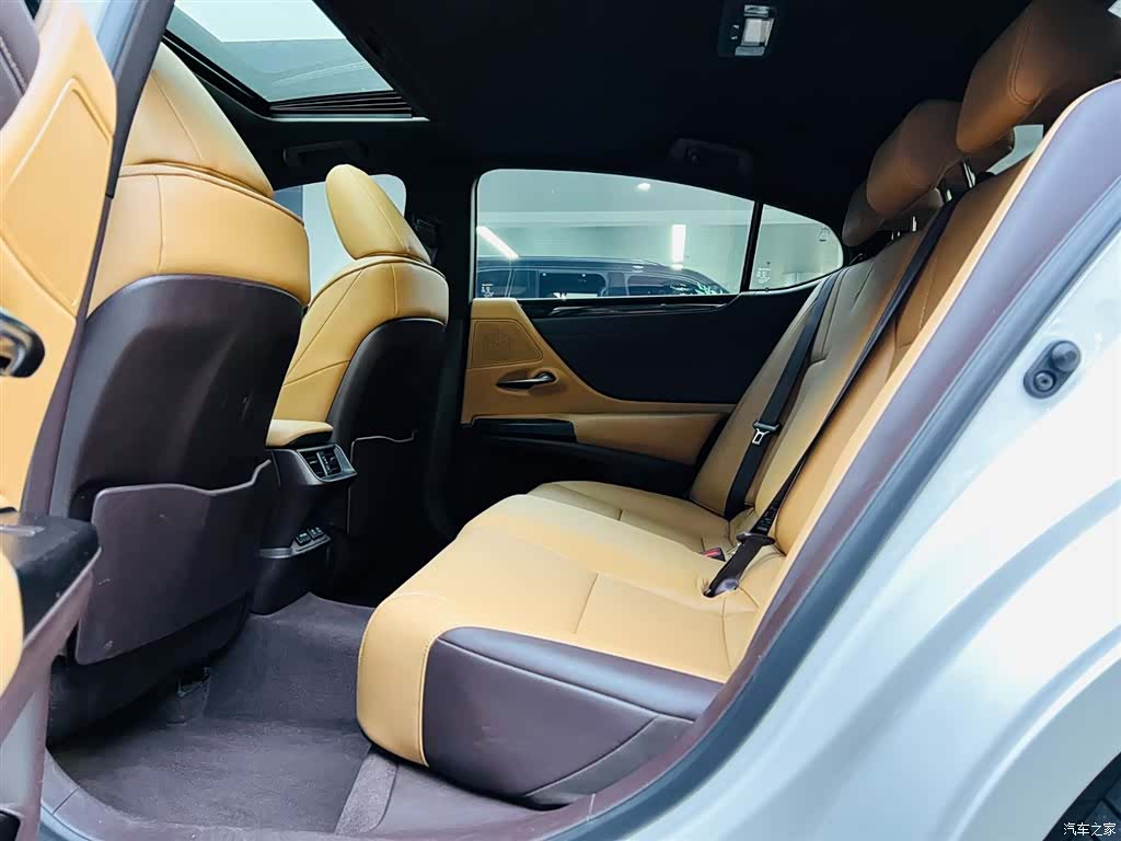 Lexus ES, 2020 15