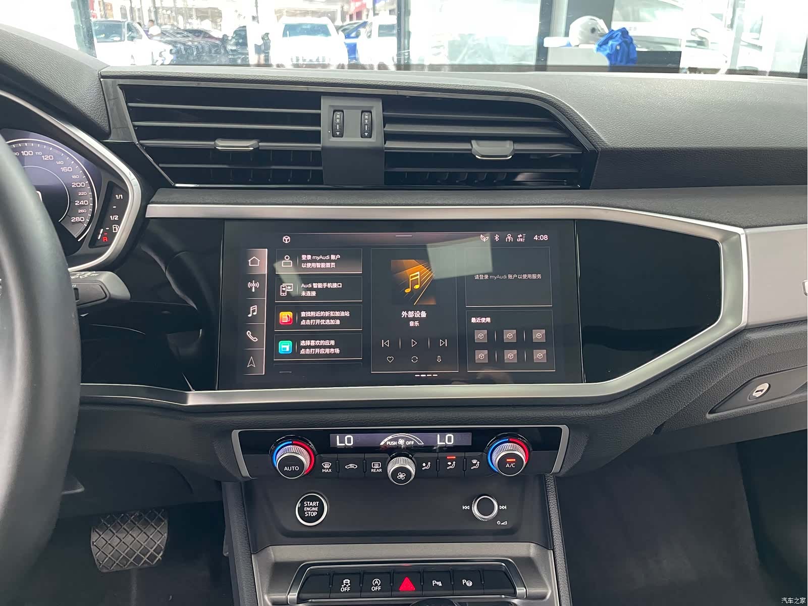 Audi Q3, 2022 10