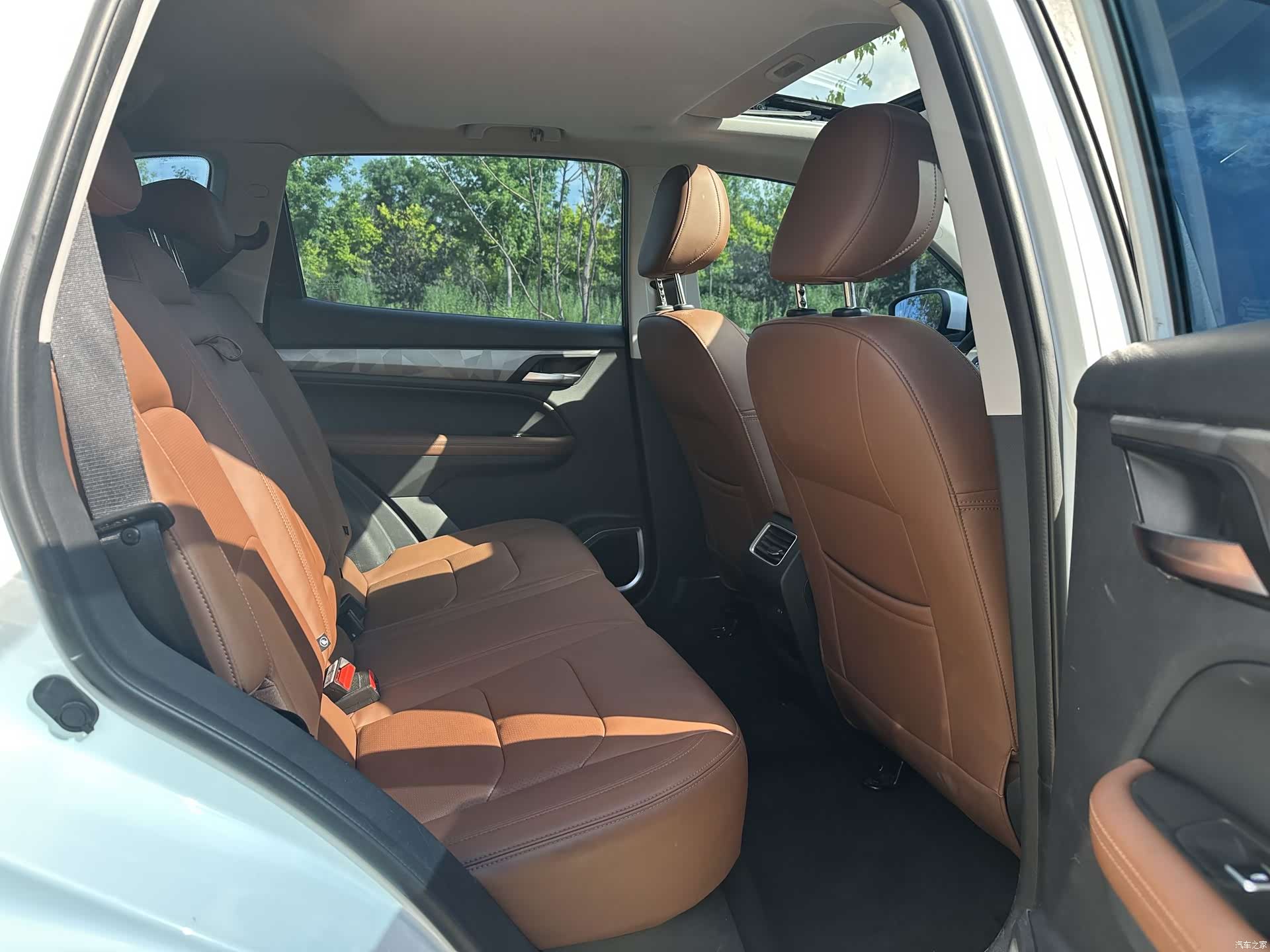 Geely X6, 2023 13
