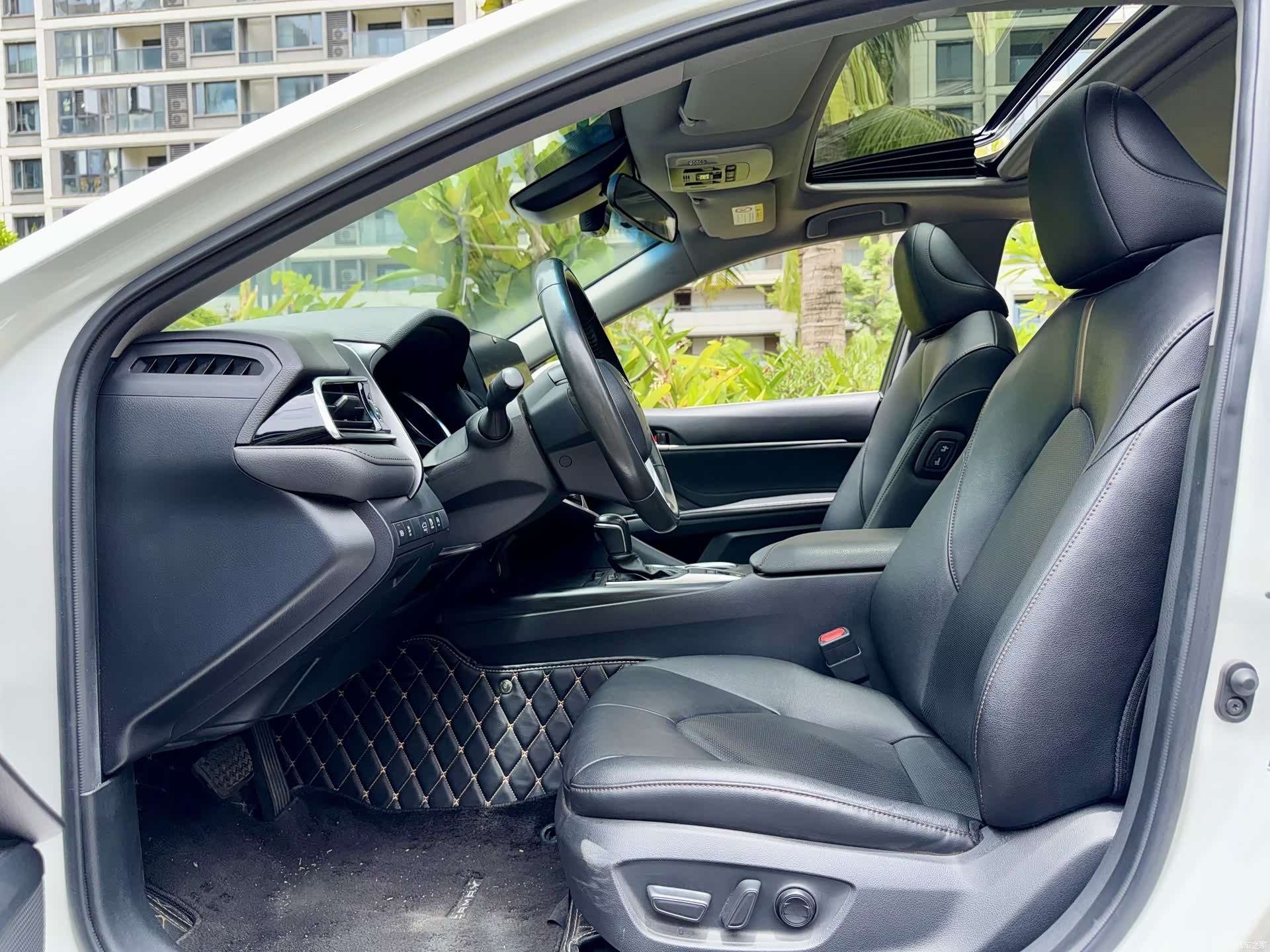 Toyota Camry, 2021 все фото