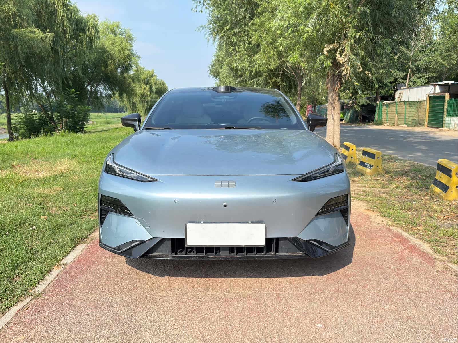 Geely E8, 2025 2