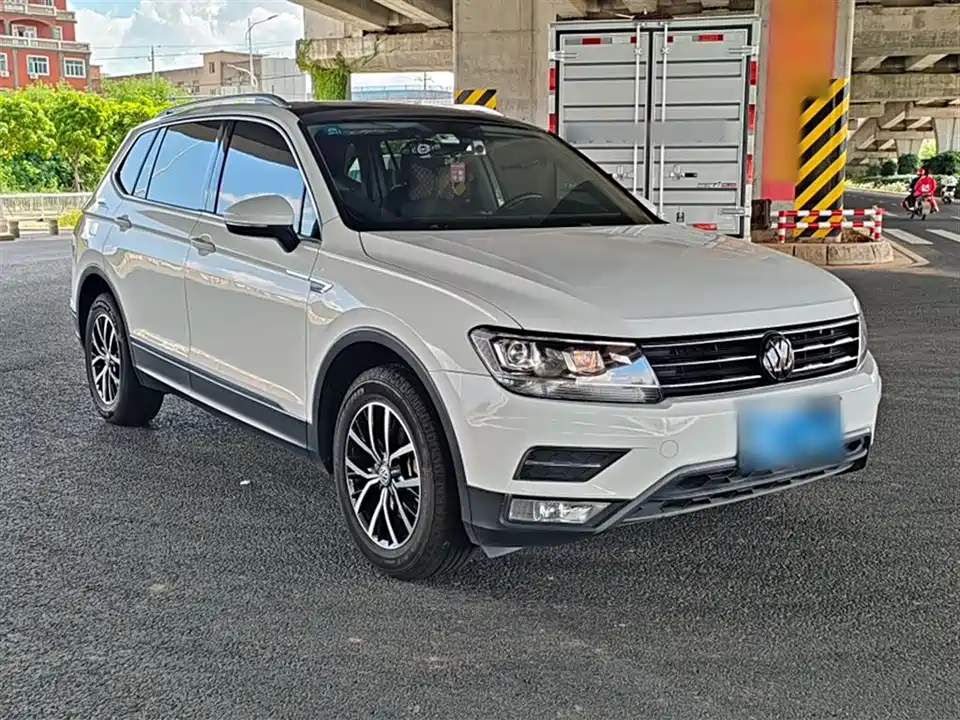Volkswagen Tiguan L