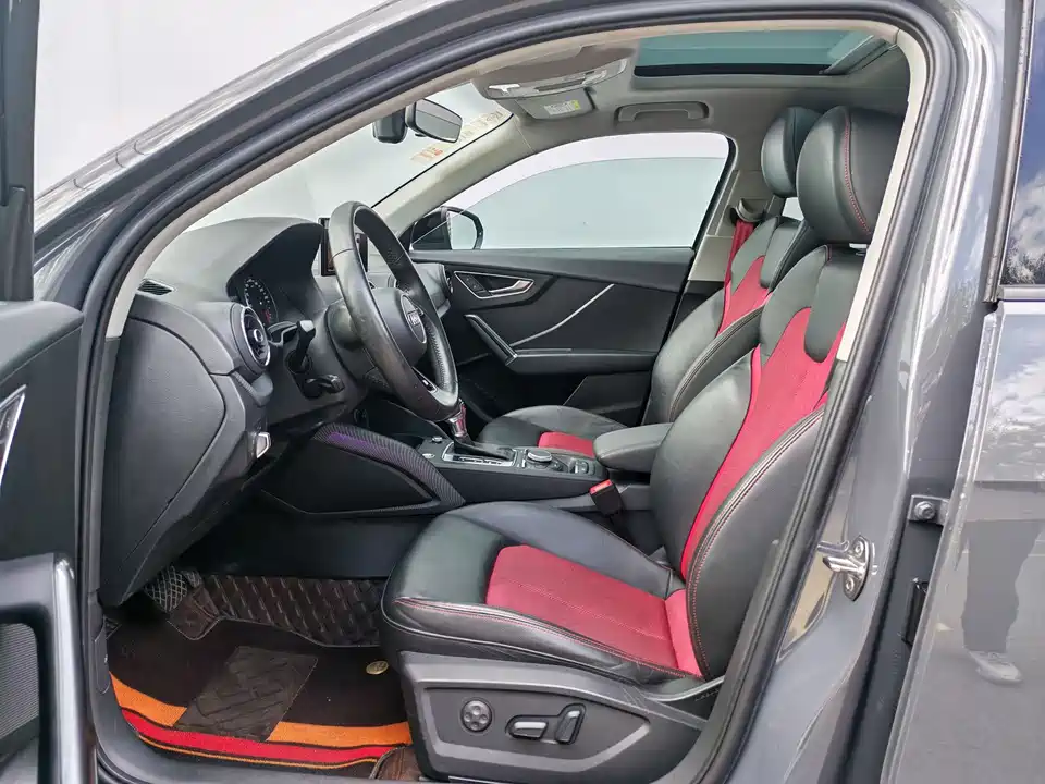 Audi Q2L