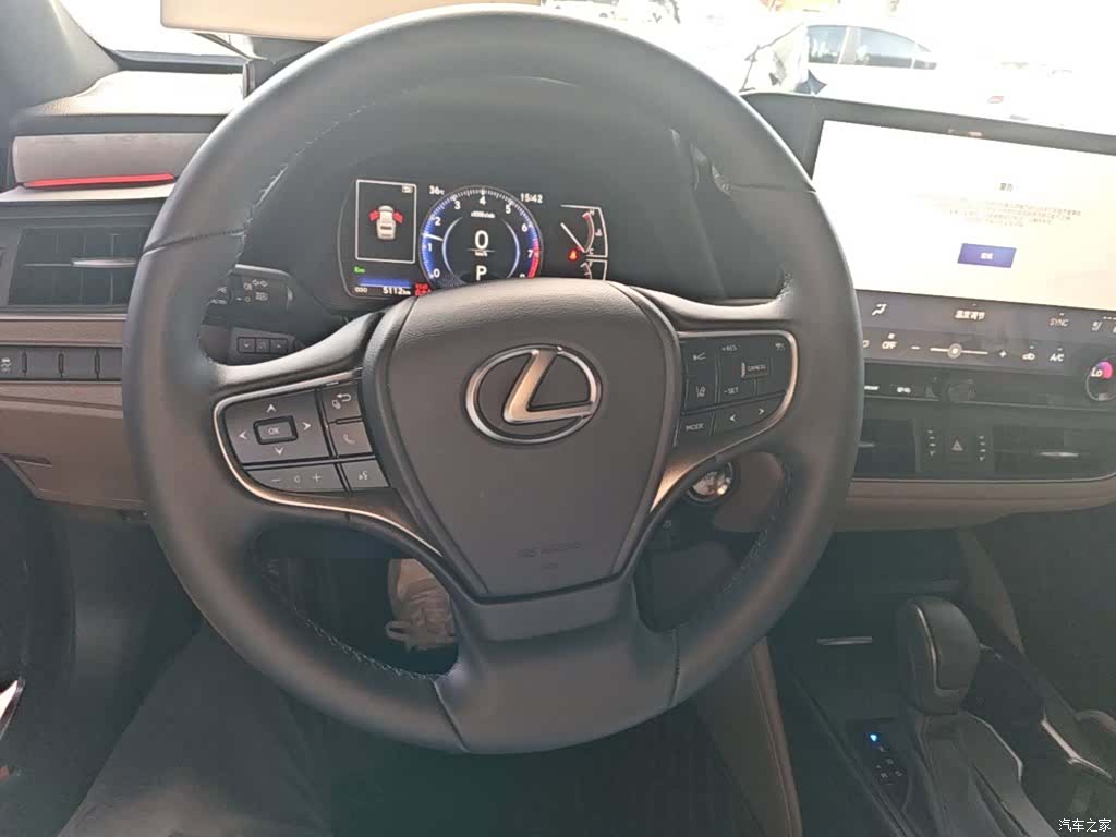 Lexus ES, 2026 11