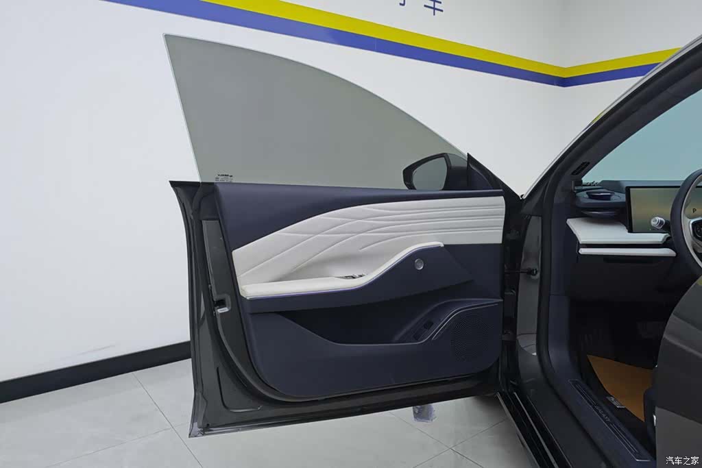 Geely E8, 2024 7