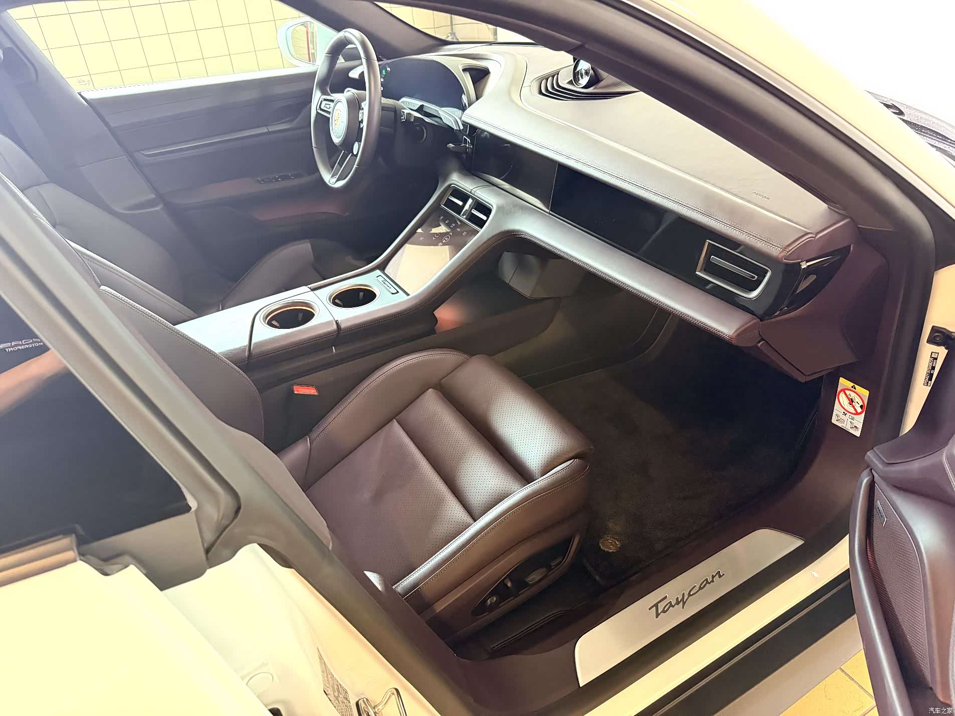 Porsche Taycan, 2025 9