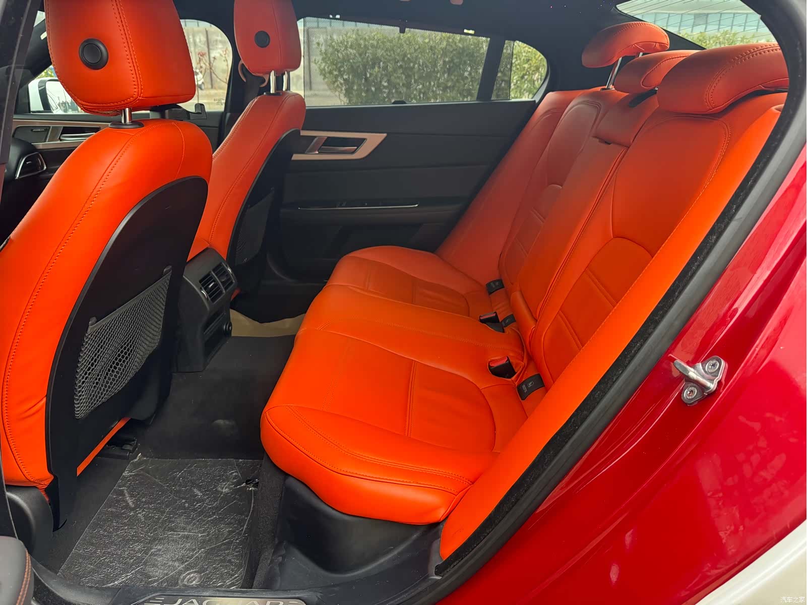Land Rover XEL, 2018 8