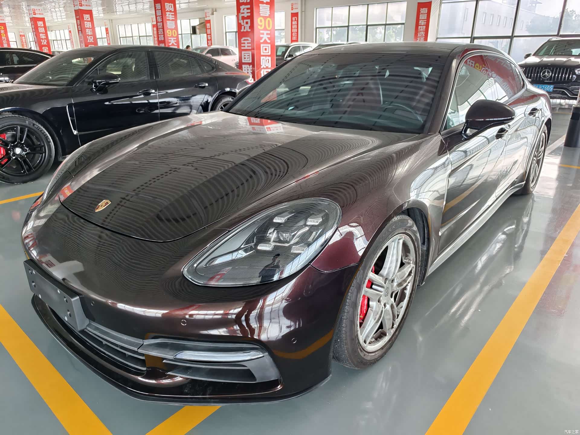 Porsche Panamera, 2018 1