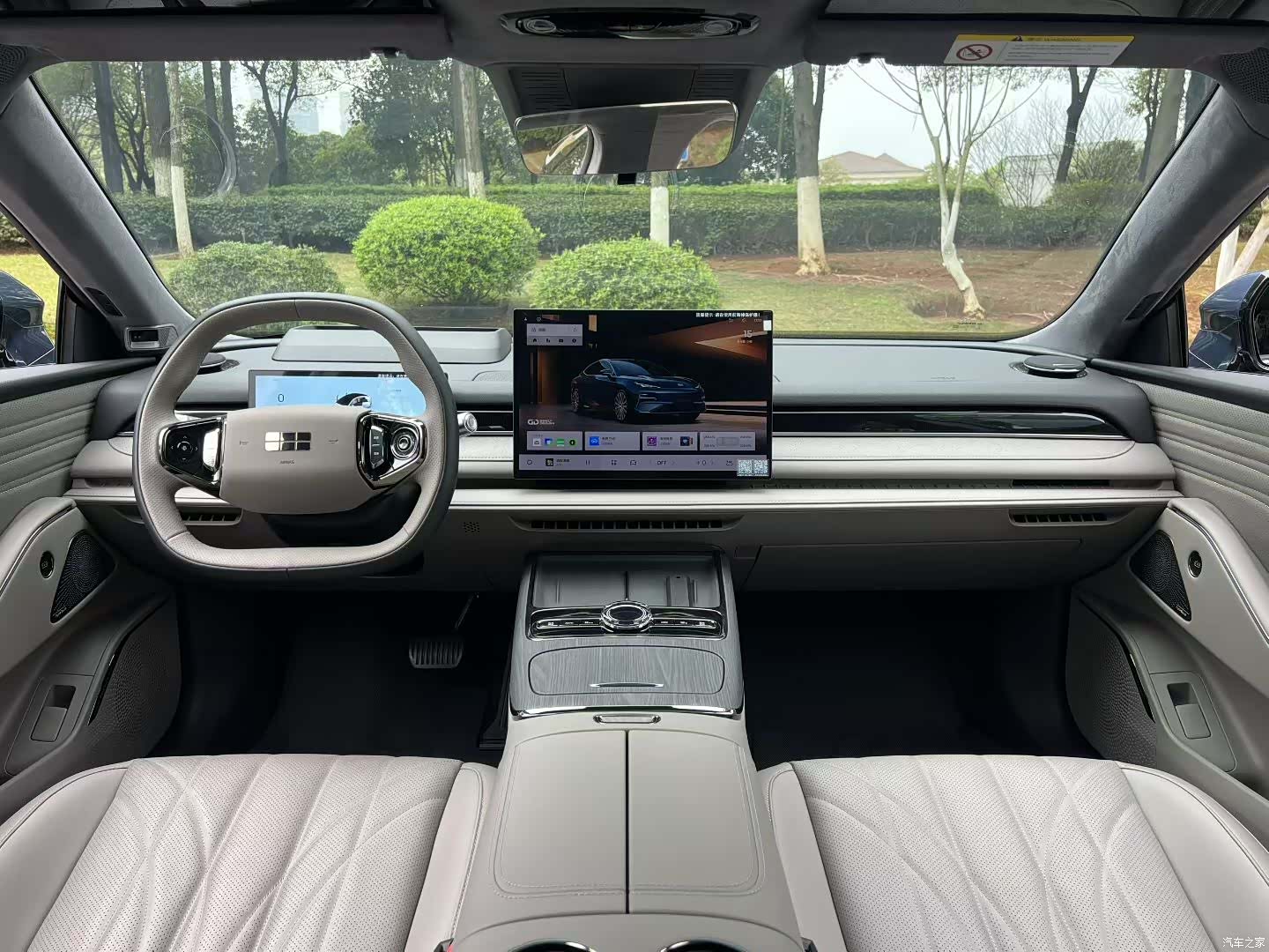 Geely 8, 2025 все фото