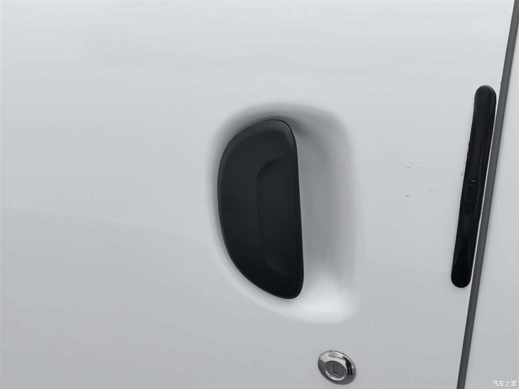 Maxus V80, 2023 18
